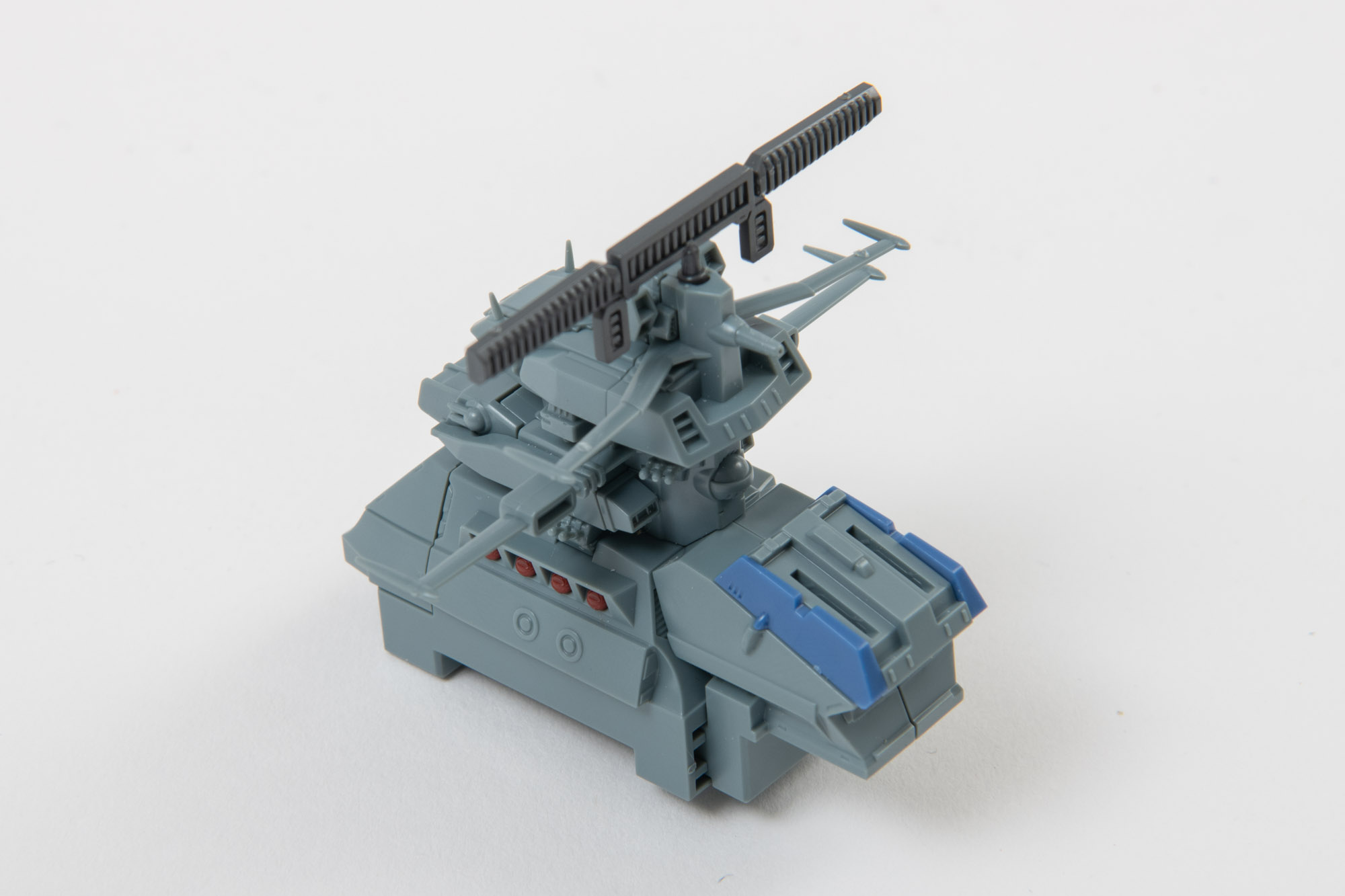 艦橋後方を最後に差し込めば完成となる。