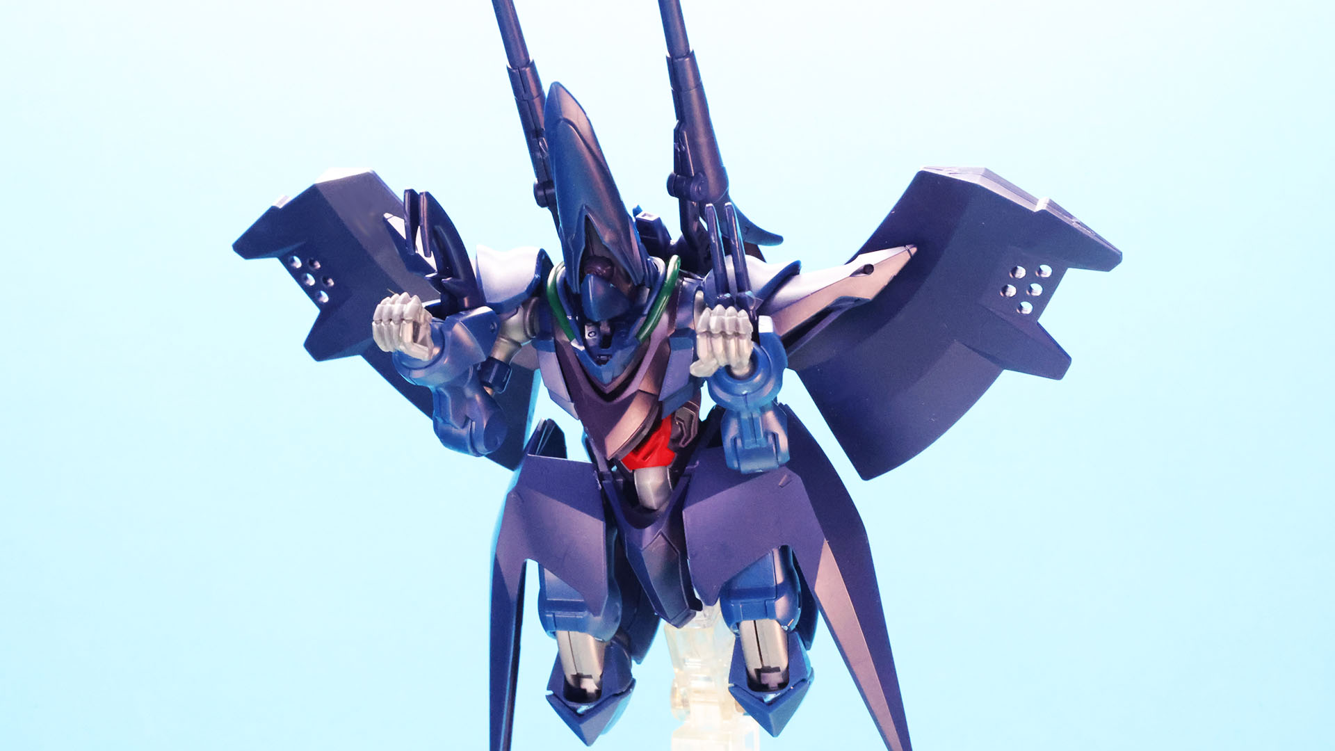 モビルアーマー形態を劇中でも見てみたかったものです。ここはガンプラで実感しましょう！