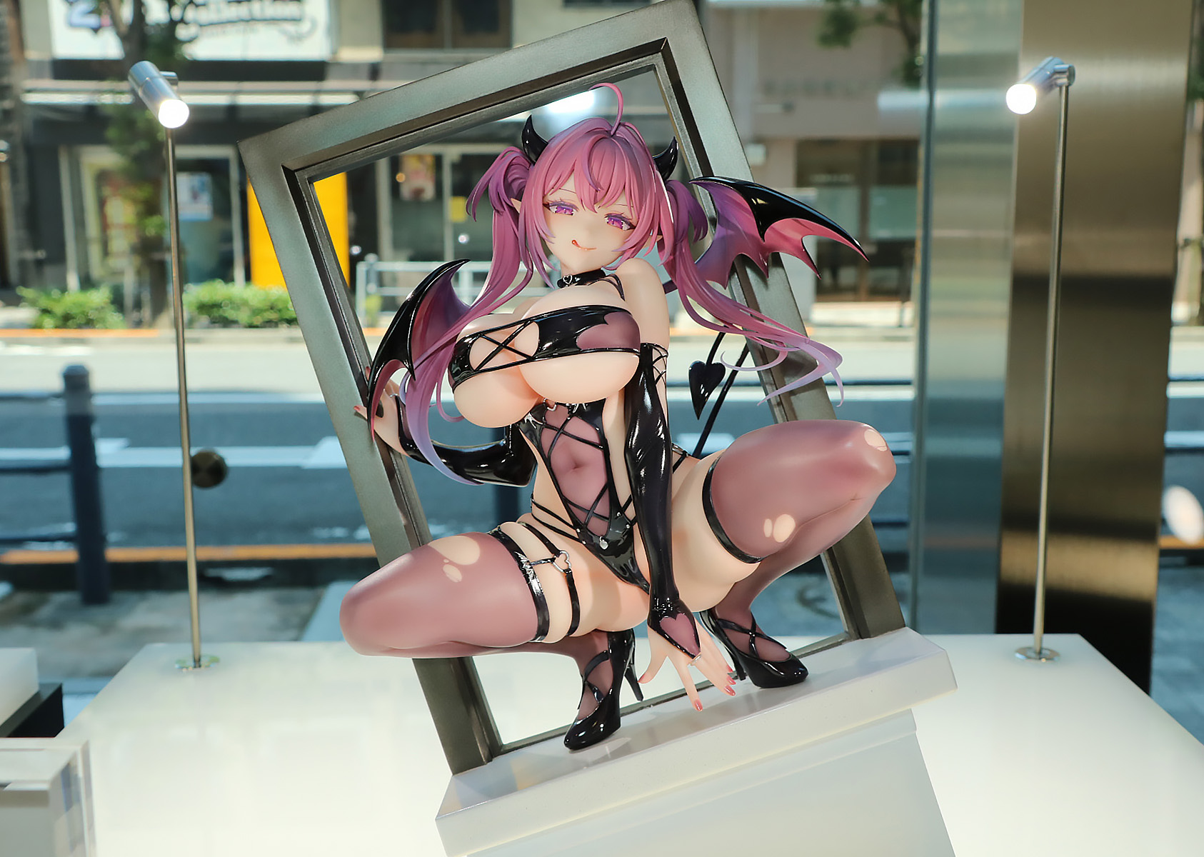 PVC＆ABS製。1/6スケール