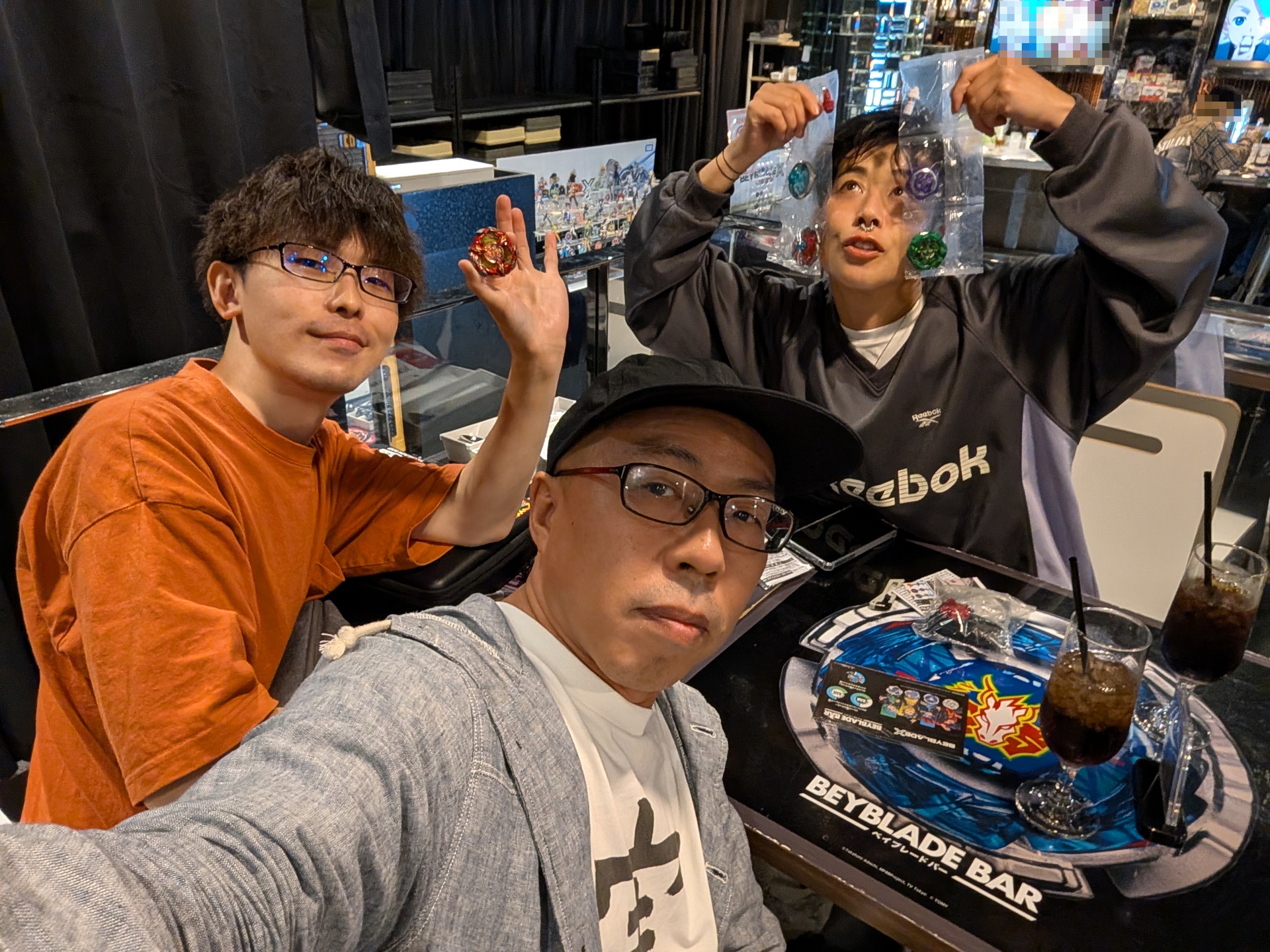 大会前には3人で「BEYBLADE BAR」に集まり、決起集会を実施！写真は残っていないが、この後、むちゃくちゃ「BEYBLADE X」を回しまくってあっという間に時間は過ぎてしまった