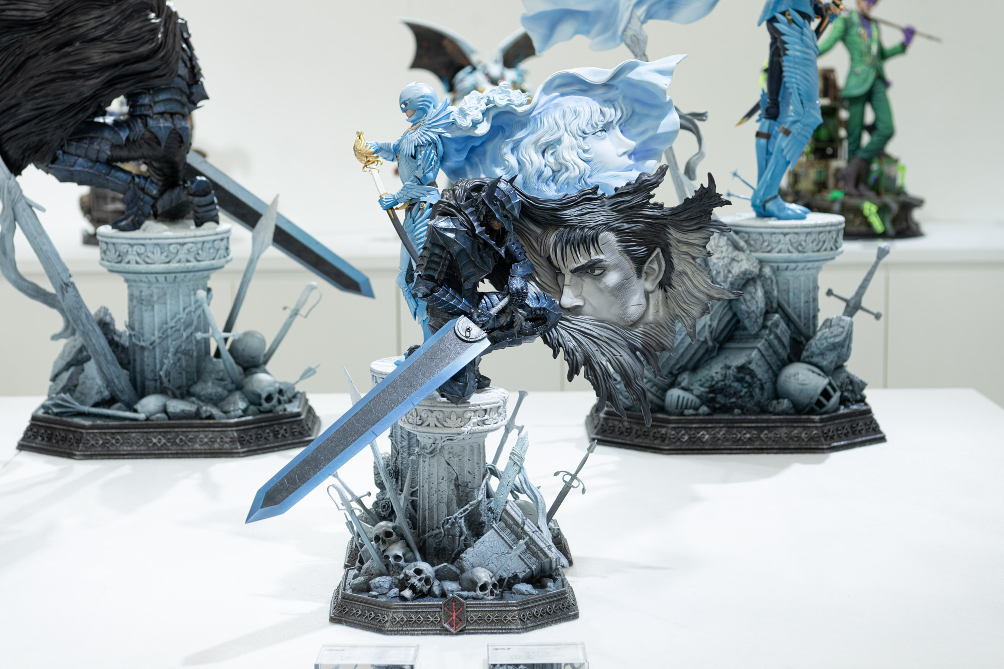 発売中の1/6スケールが比較用に展示されていた
