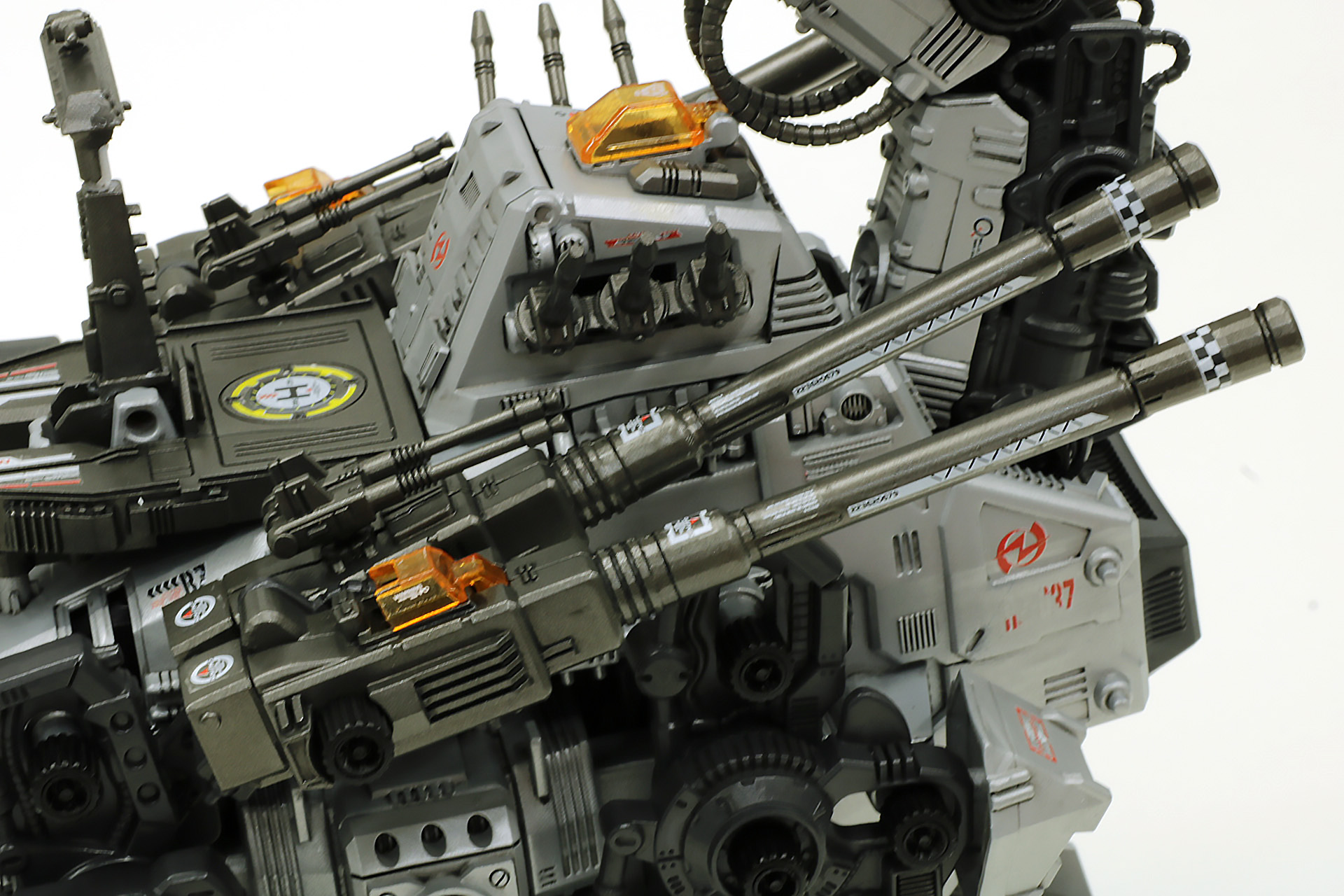 グラビティカノンを装備した「AZ-17 ウルトラザウルス」