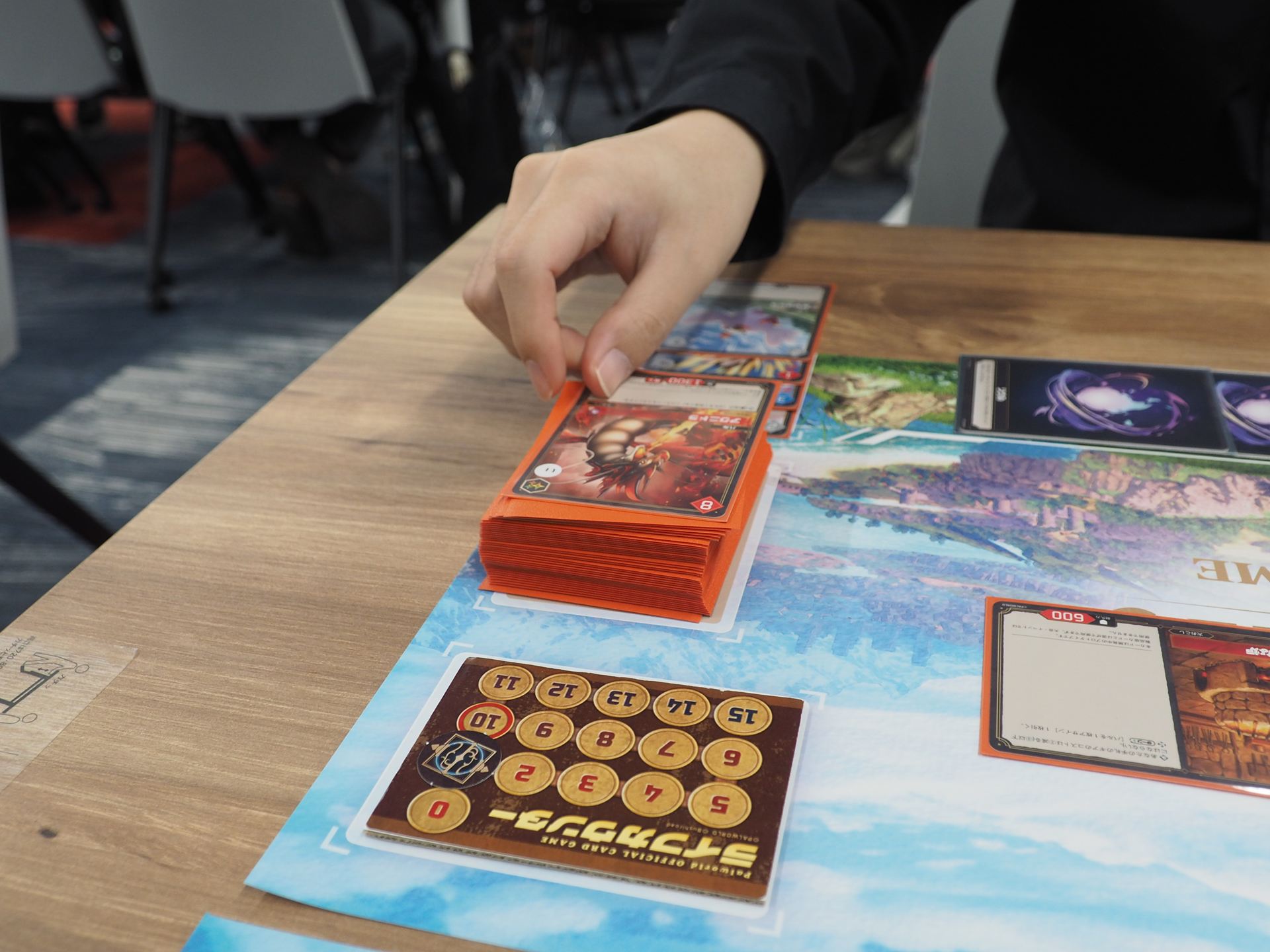 最後に「ラッキーアイコン」を持つカードがめくれて、ダメージがキャンセルされたところで終了