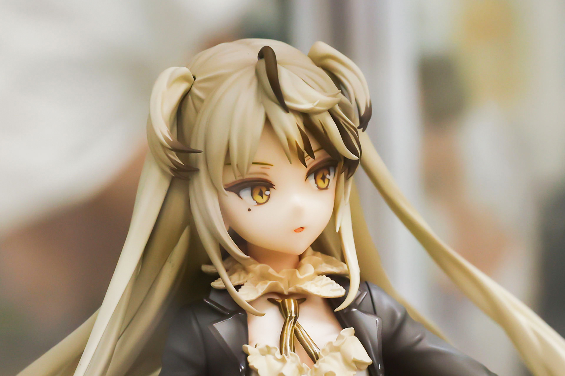 前髪にはアクセントカラーが入れられている