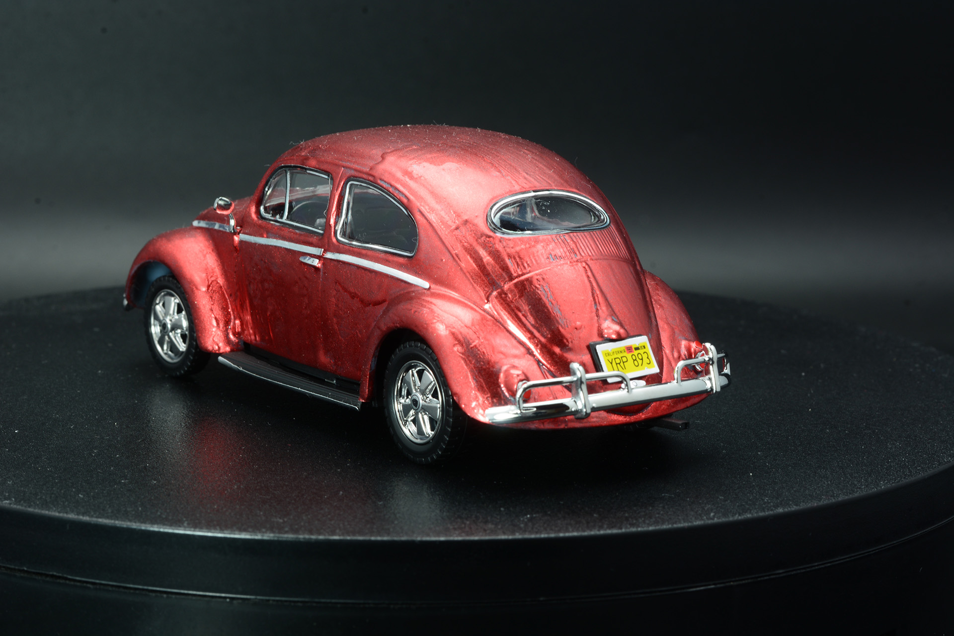 メタリックレッドで車体を塗装できた