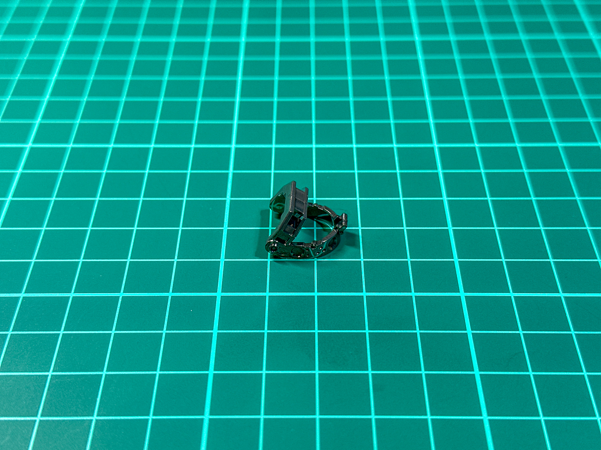 「ミラーペイント」により輝きのある鏡面に仕上がりました。