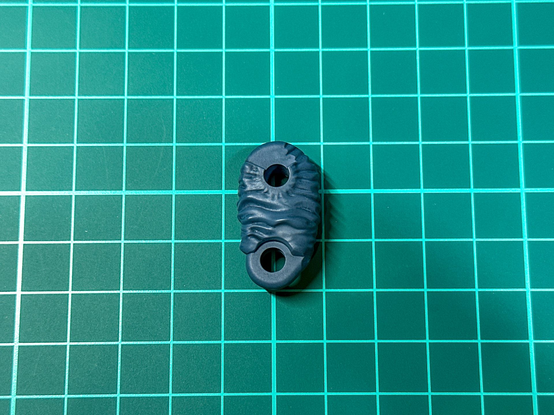 パーツの凹部分に影を入れてみました。