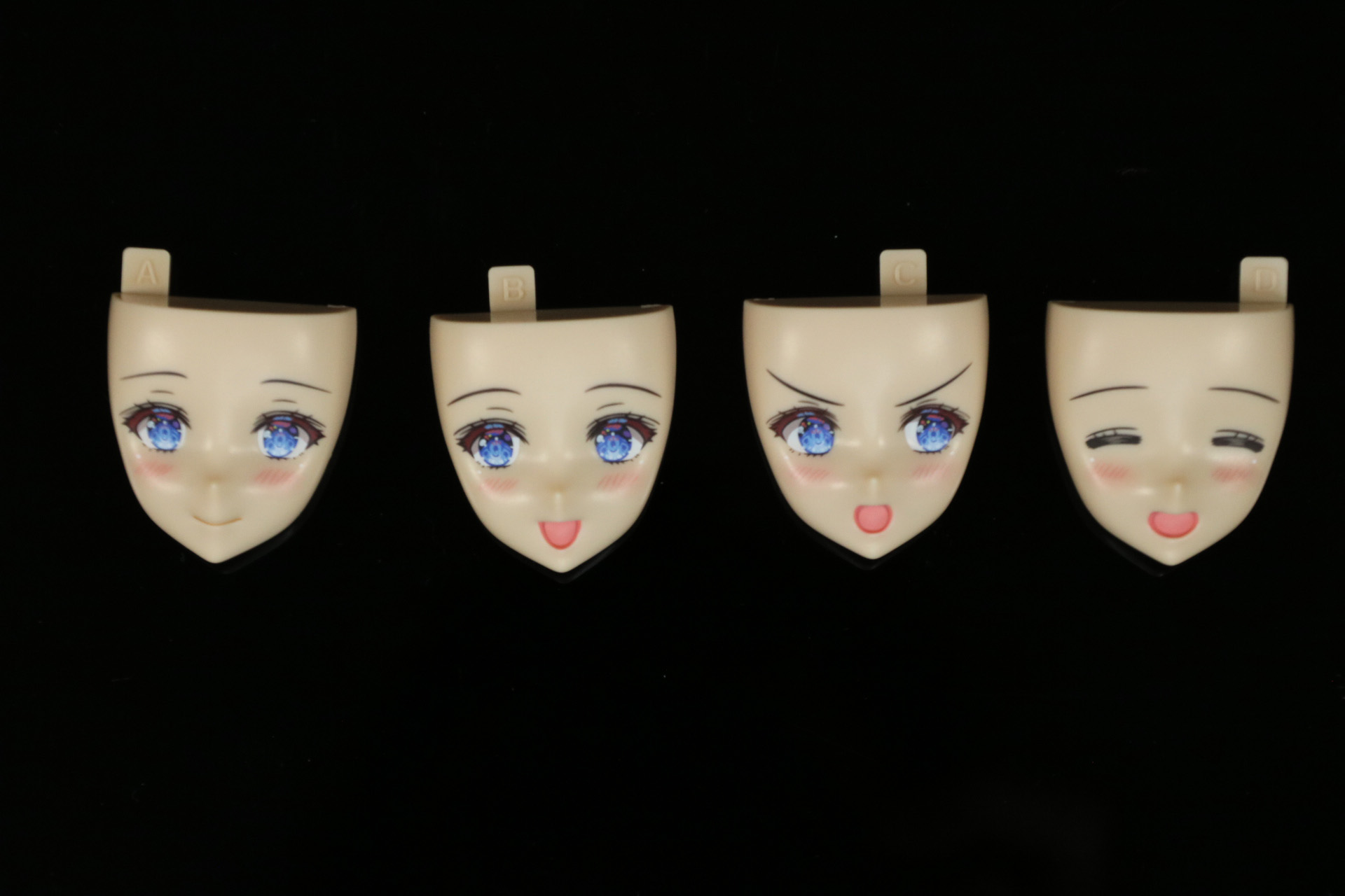 タンポ印刷済みの表情パーツ4種