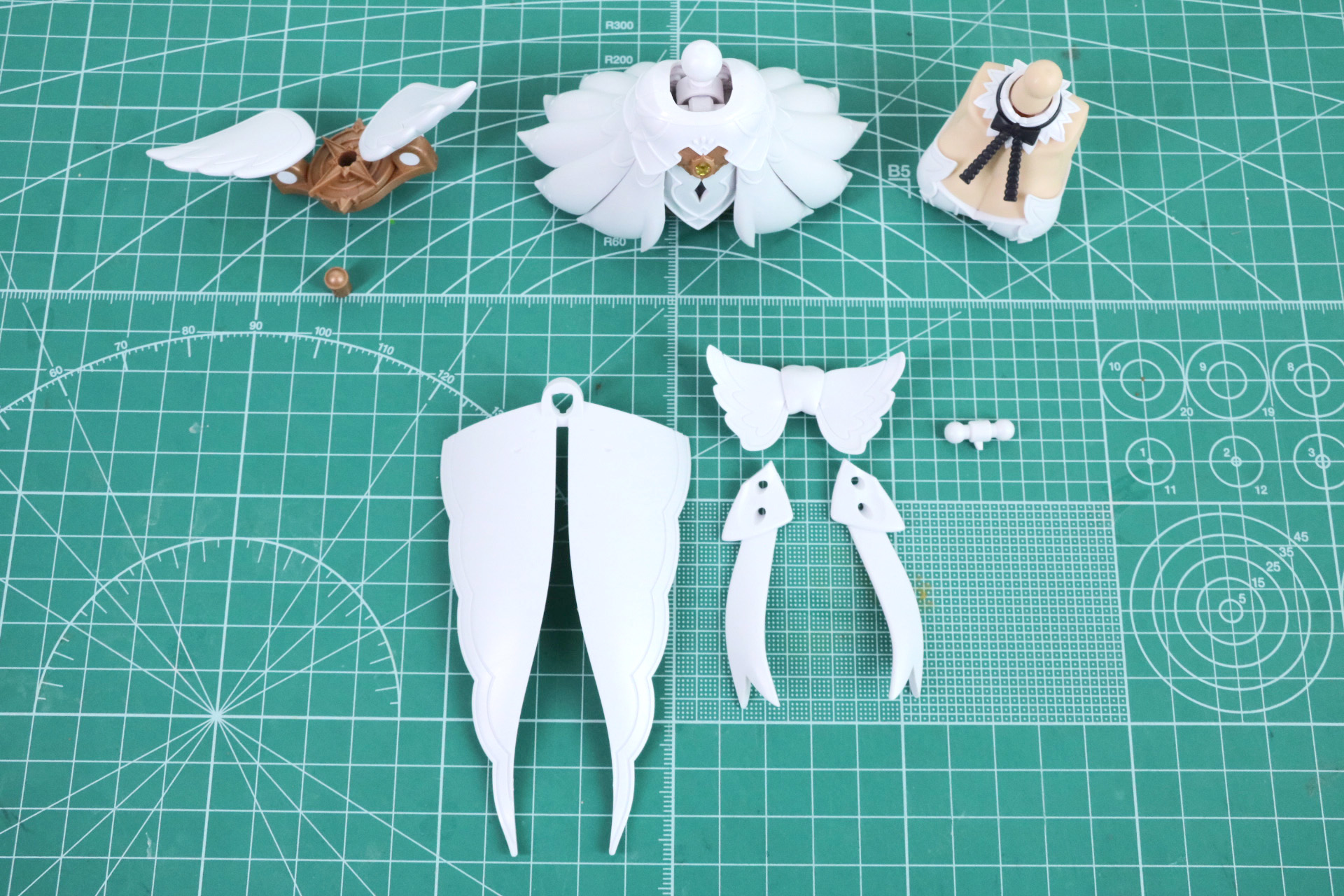 リボンパーツを追加して胴体が完成