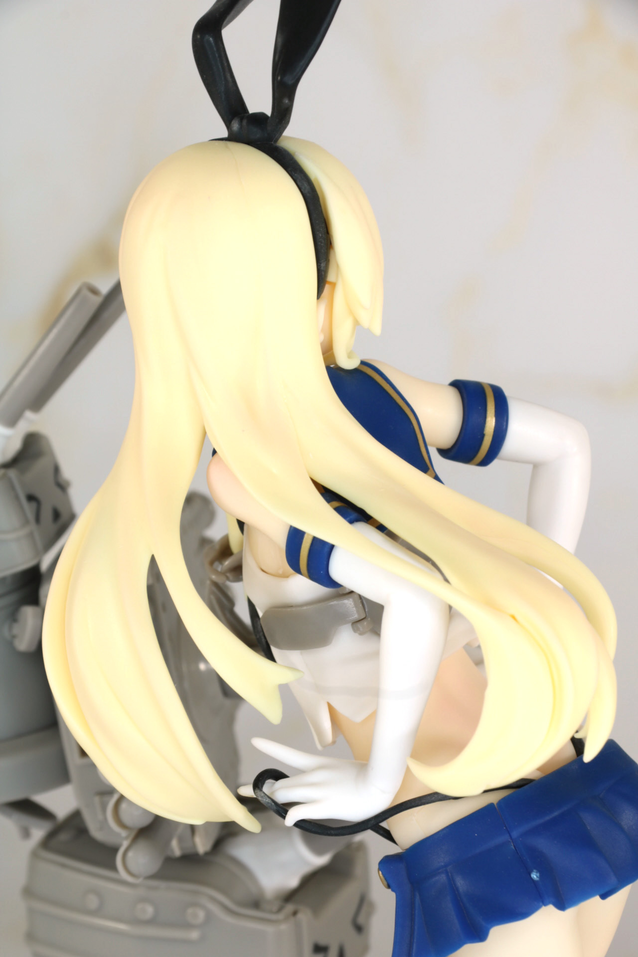 ほんのりのったウェザリングで髪の動きを強調