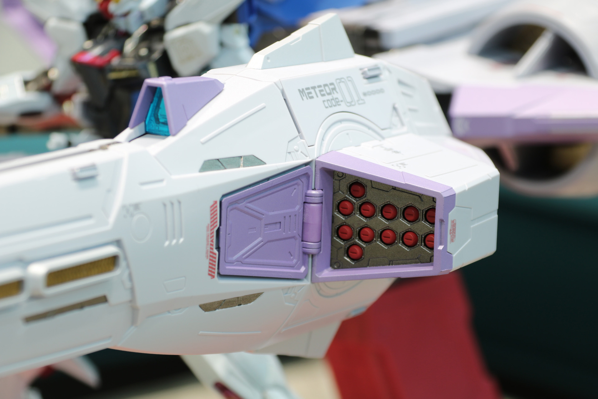 アームユニットのミサイル発射管