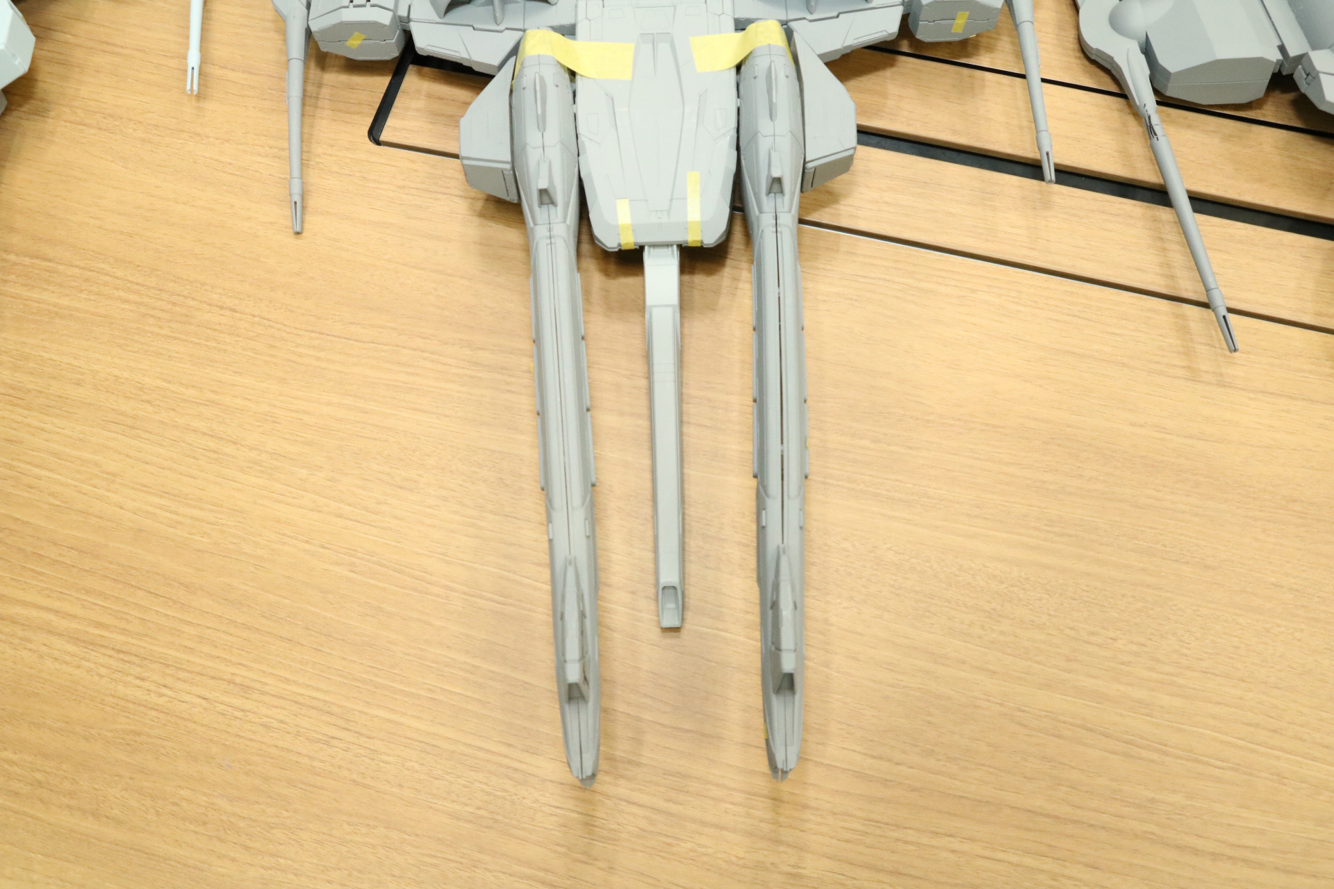アームユニットも厚みや長さが調整されている。上の写真は2番目の試作品