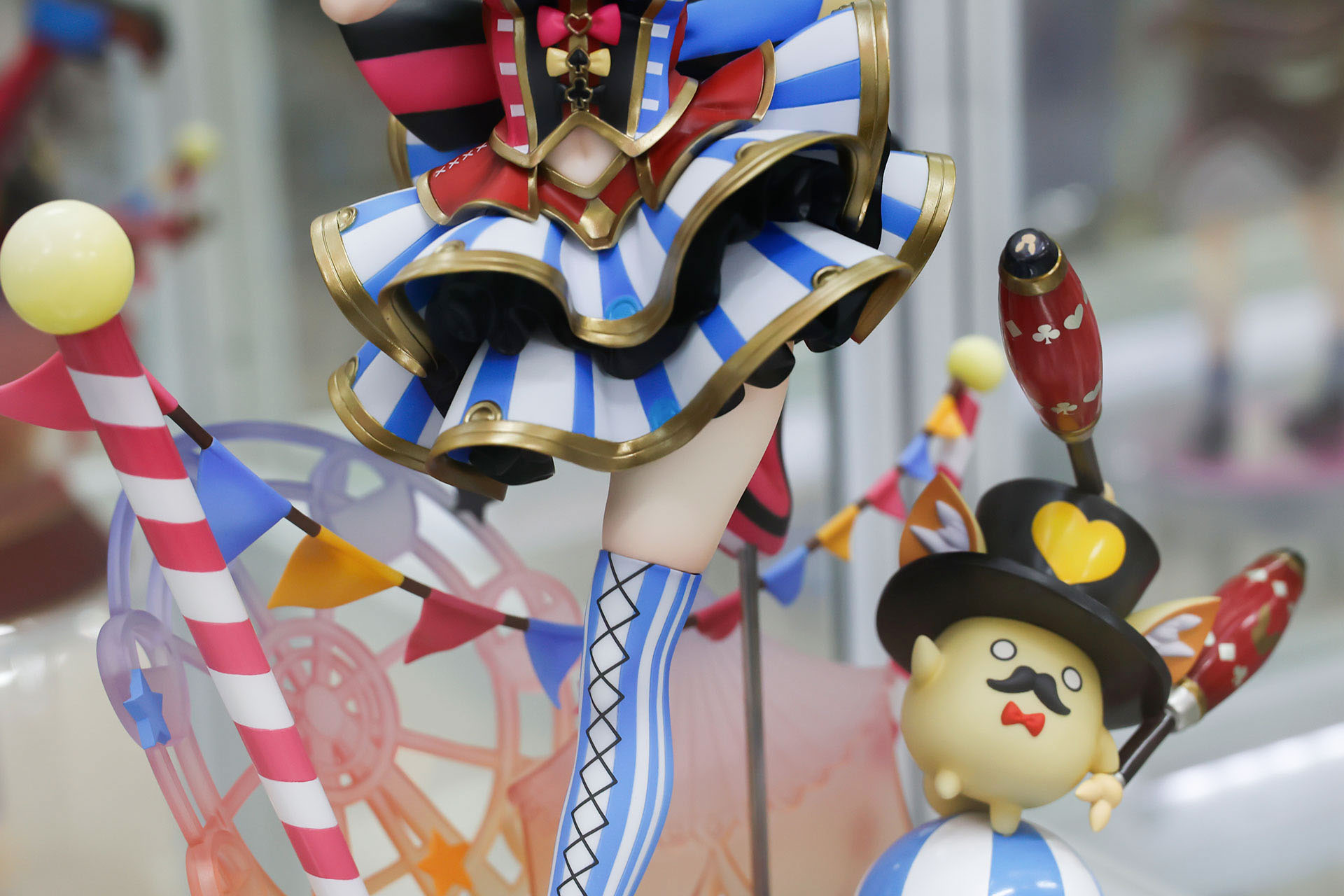 衣装も丁寧に作り込まれている