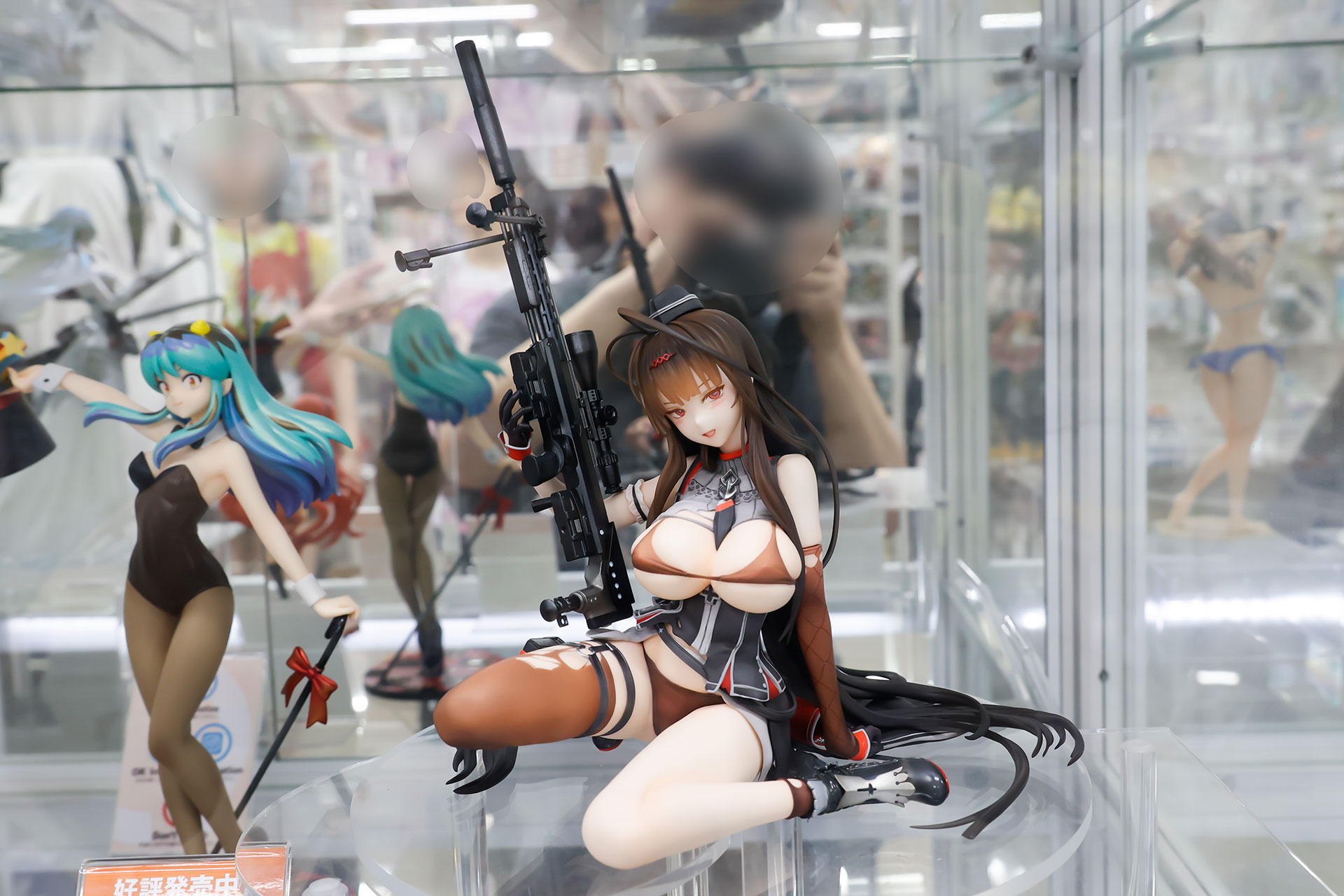 フィギュアの素材はPVCとABSで、全高は約150mmだ