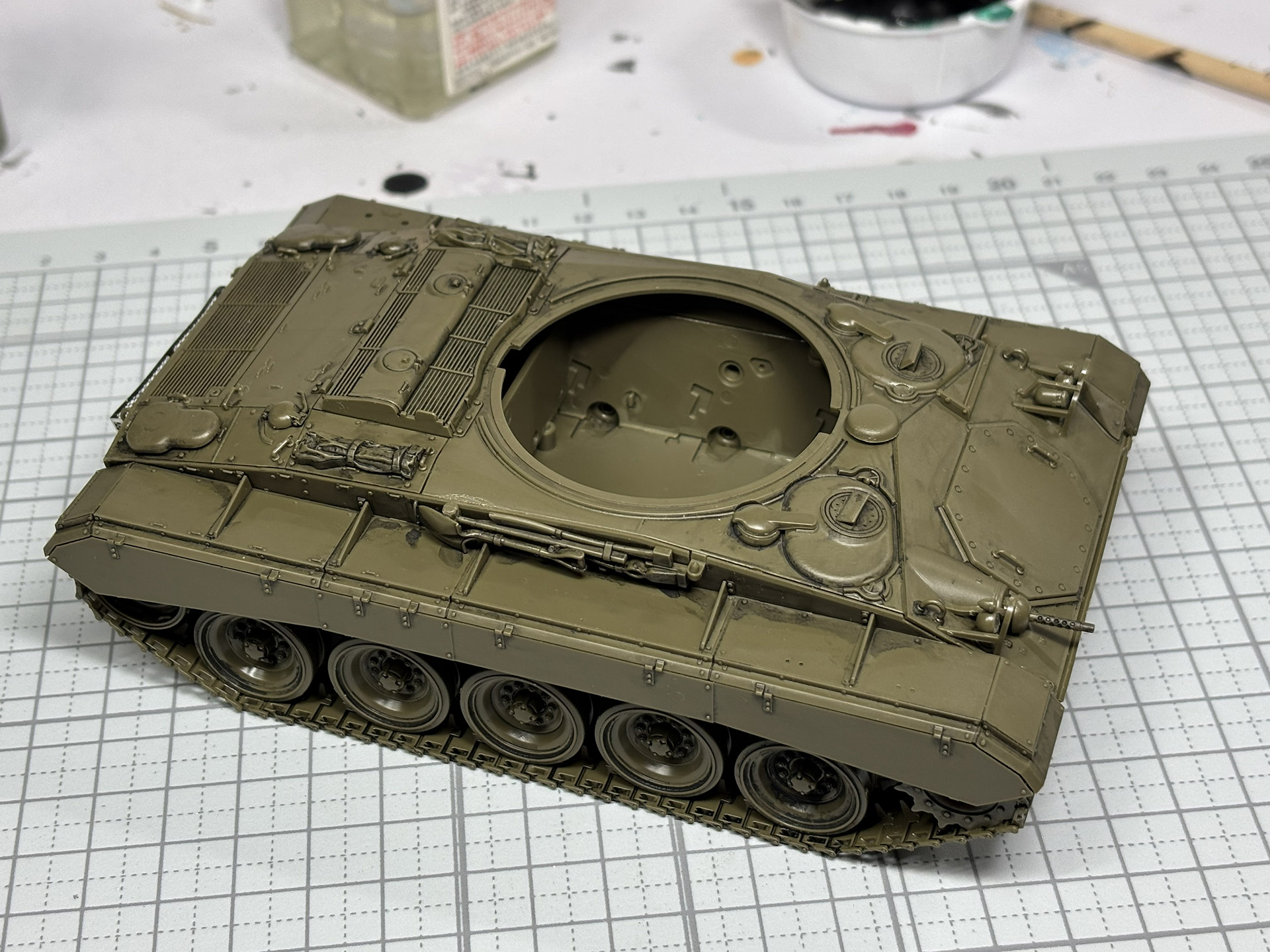 下部と組み合わせるとぐっと戦車らしくなった
