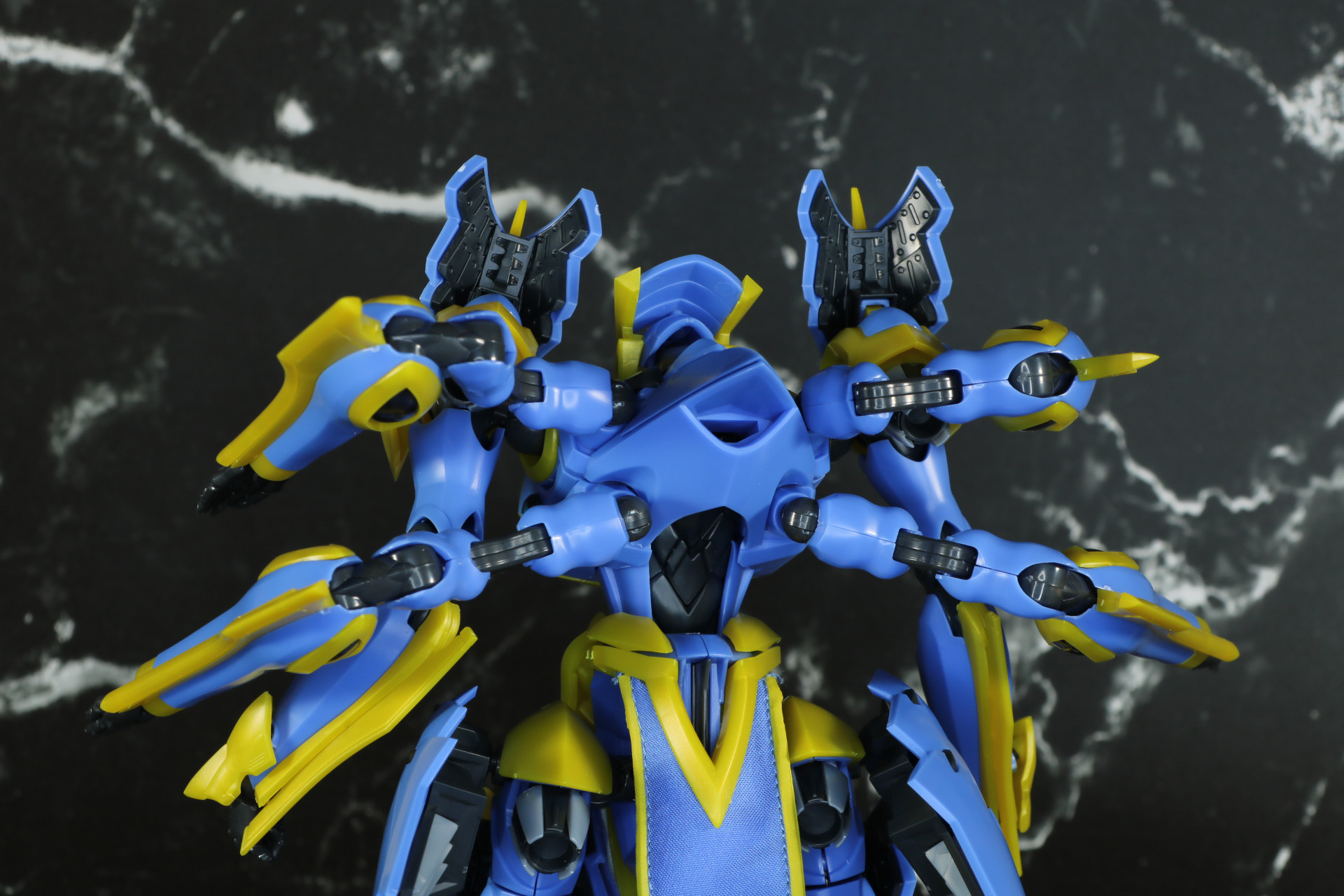 「MODEROID DX-SCALE カササギ」をドッキング