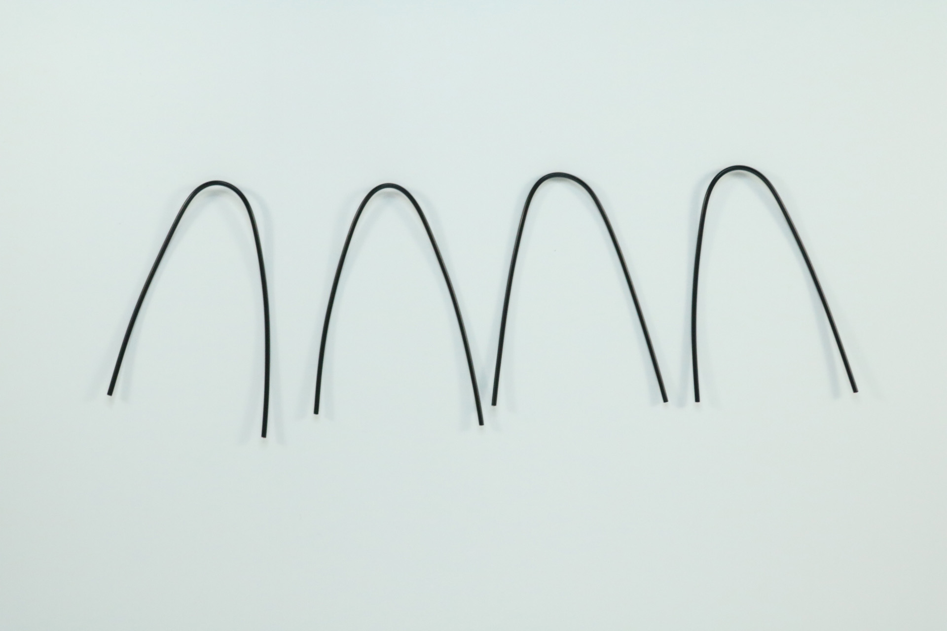 リード線×4