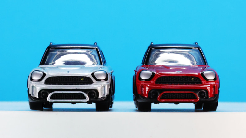 フロントから見たらまんまMINIですが……