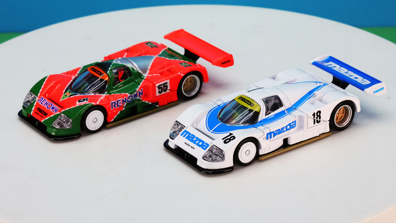 トミカプレミアムRacingのウルトラディテールで各部を精密に再現しています