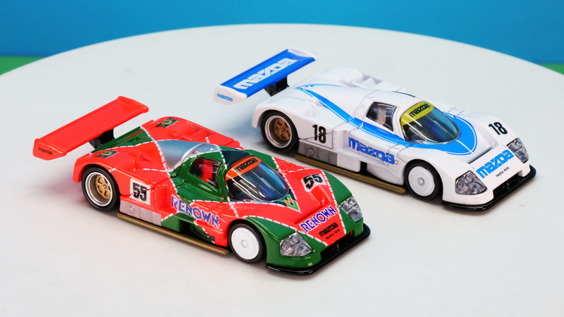 スポーツプロトタイプカーの流れるようなボディーシェイプを再現しています