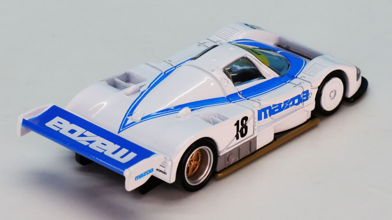 ホワイト×ブルーはマツダのワークスカラーです