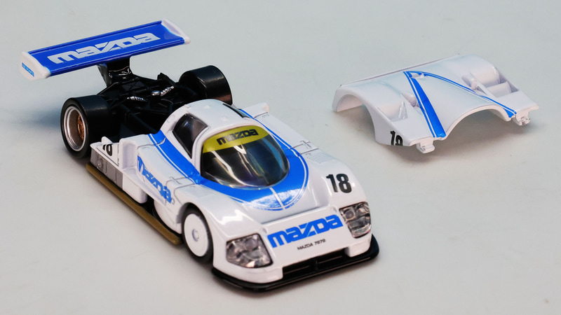 もちろん18号車もカウルが外せます！