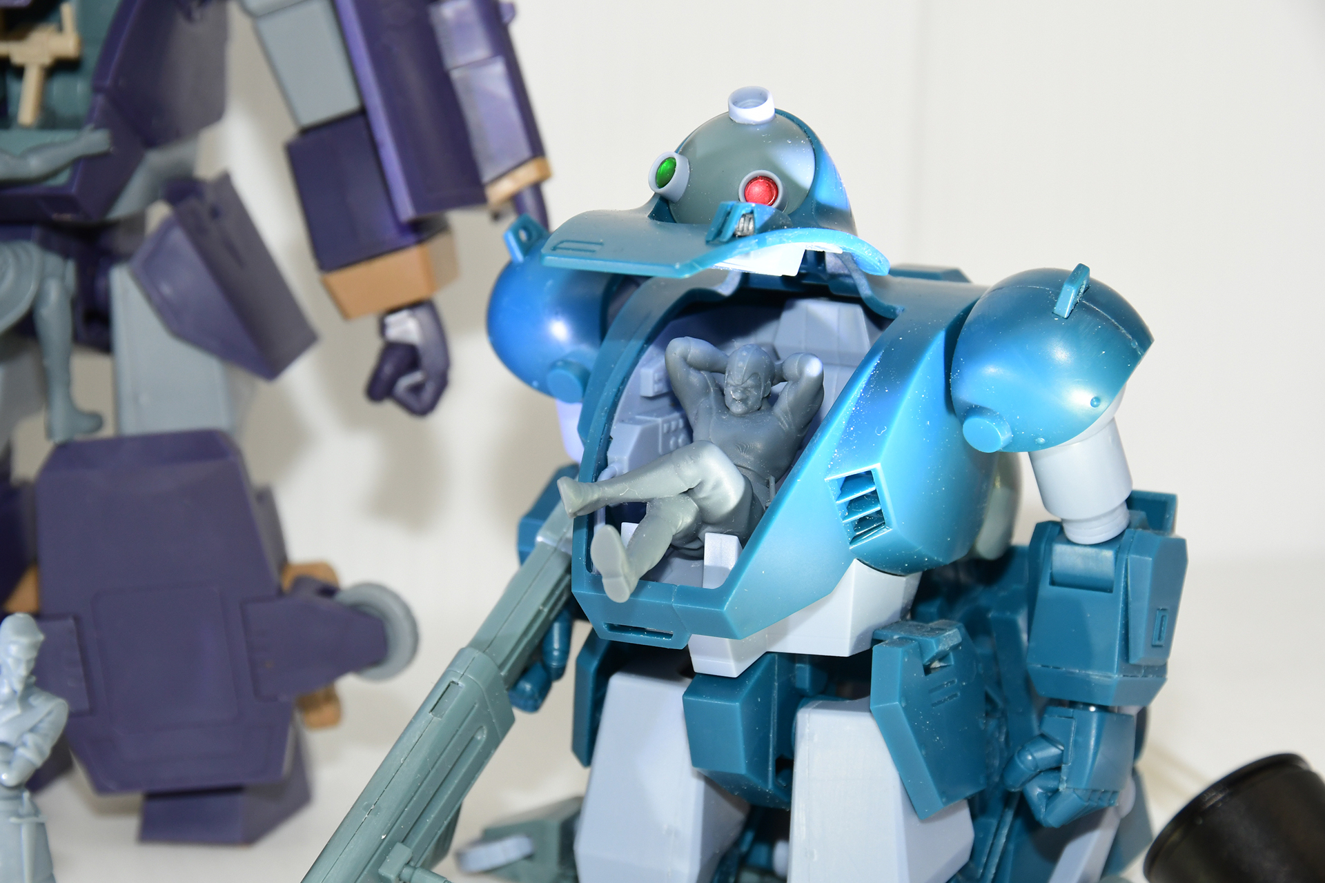 傭兵らしい癖の強い男ブリ・キデーラ。5人のキャラクターすべてが立体化される