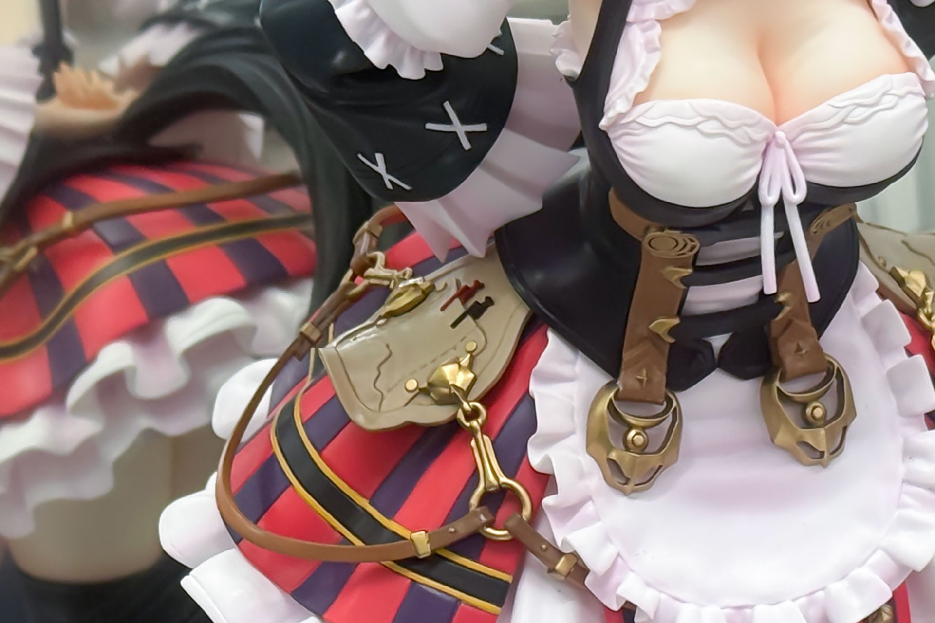 ポーチや細いベルトも立体的に作り込まれている