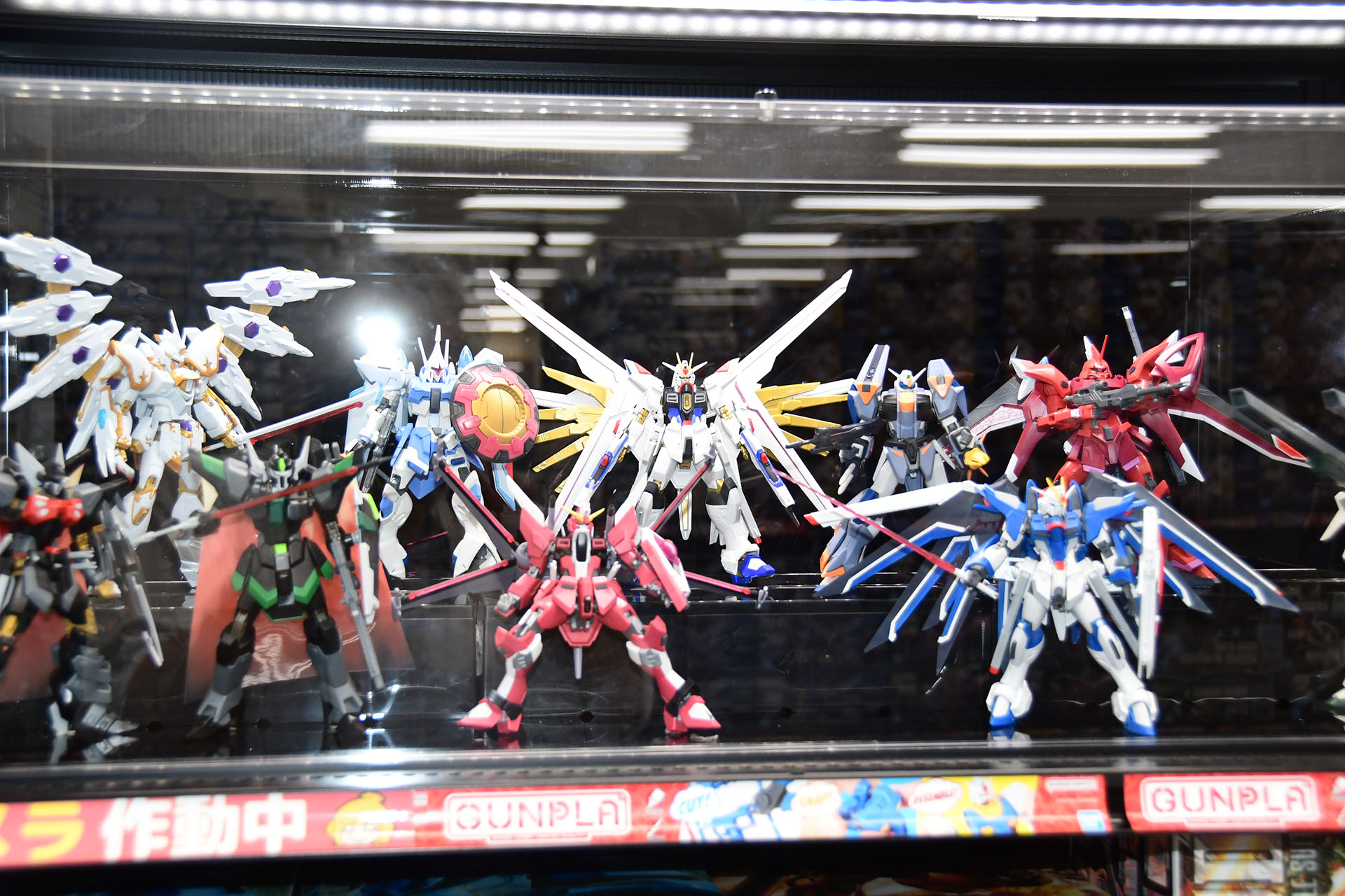 店員達の力作を展示