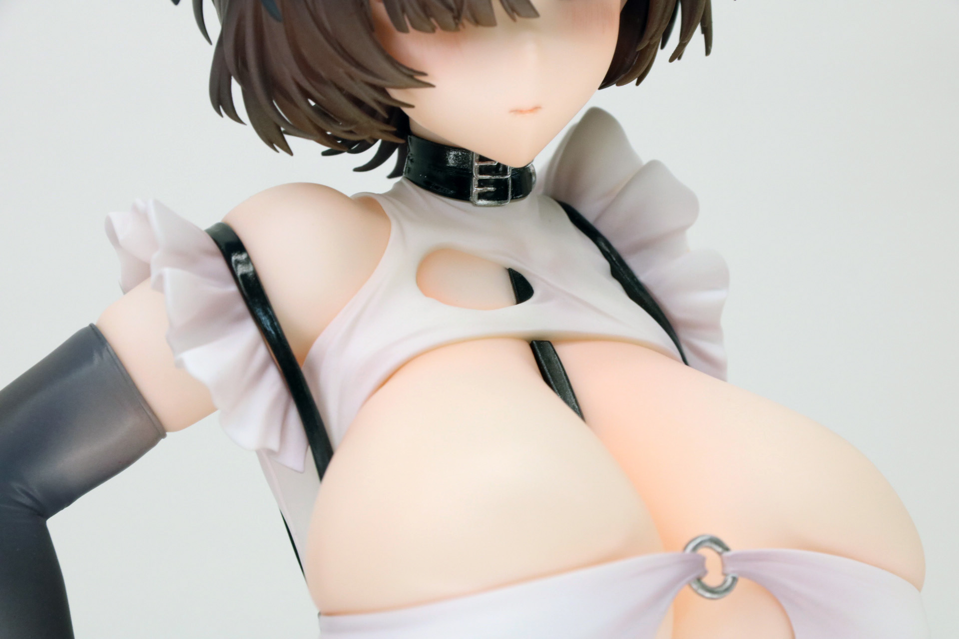 破れ表現も細部まで作り込まれている