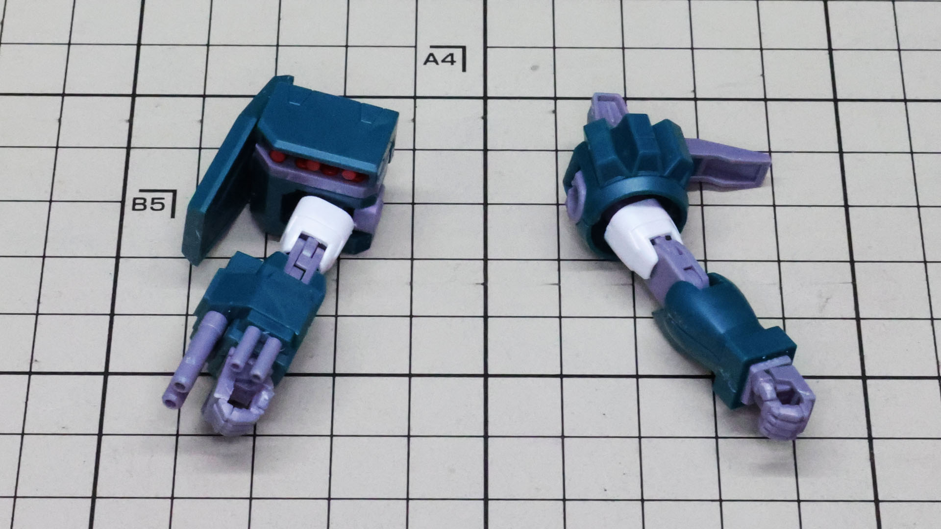 両腕が完成しました
