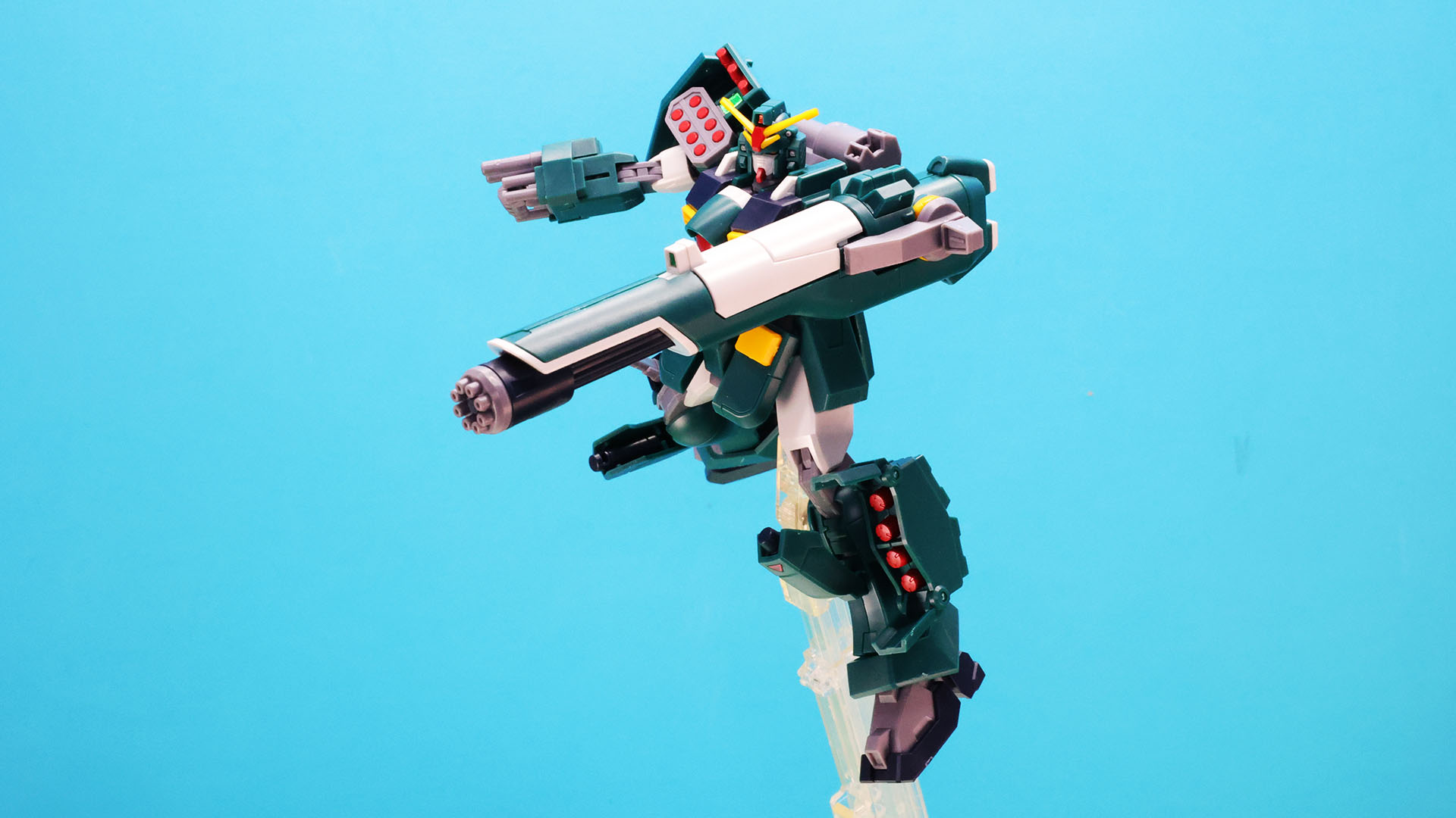 インナーアームガトリングを構える
