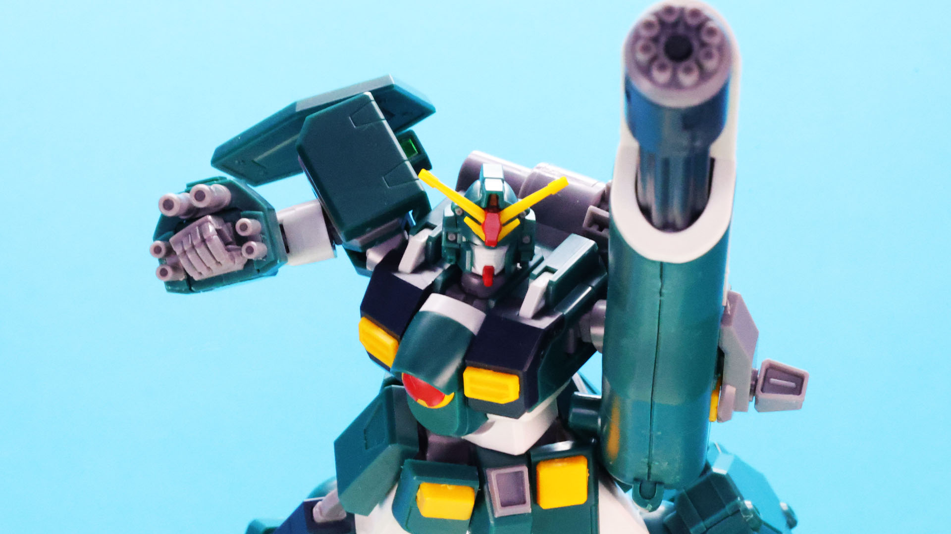 バックパックのアームから外せば上方へも向けられます