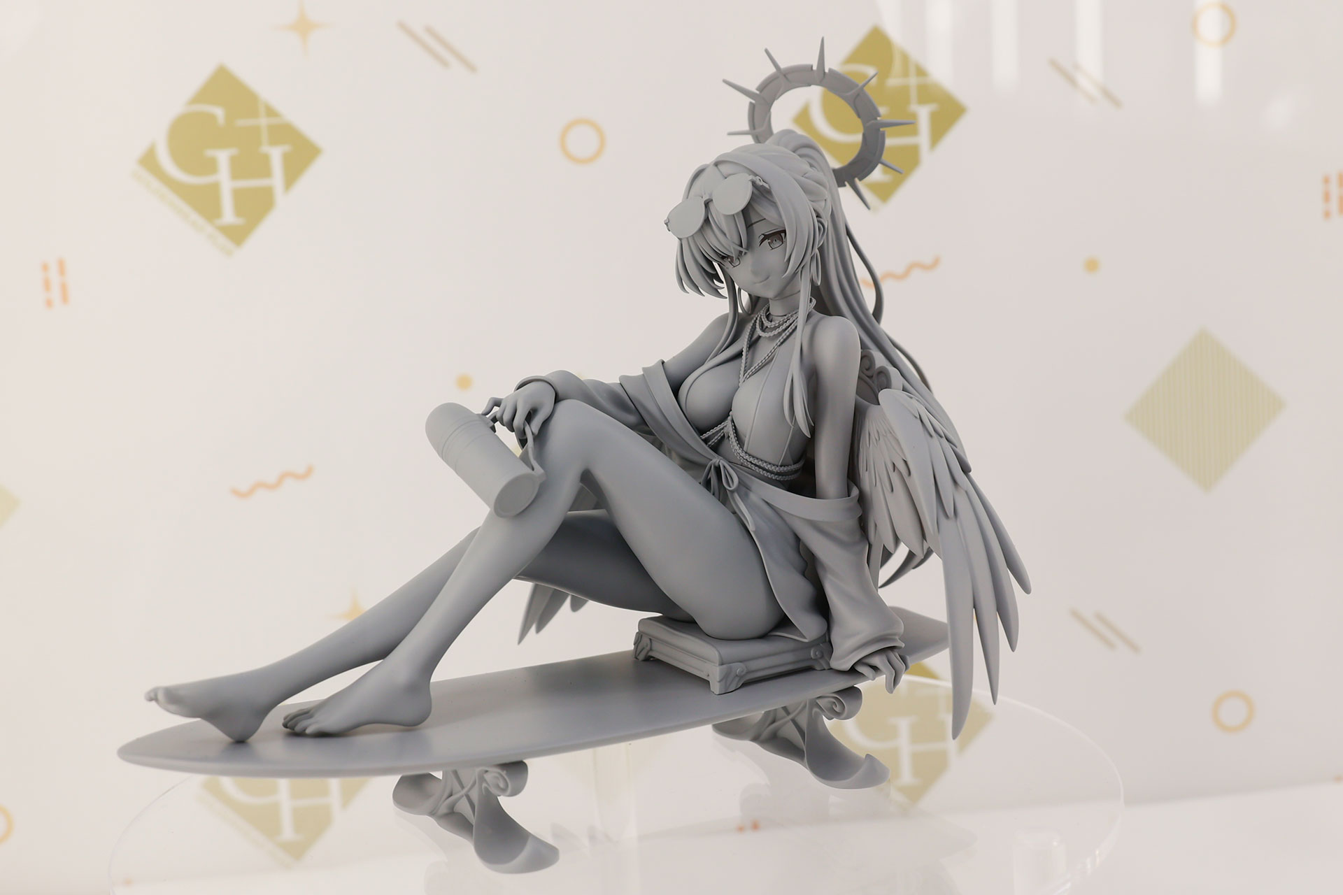 ゴールデンヘッドプラスより発売予定の1/7スケールフィギュア「ブルーアーカイブ ナギサ(水着)メモリアルロビーVer.」