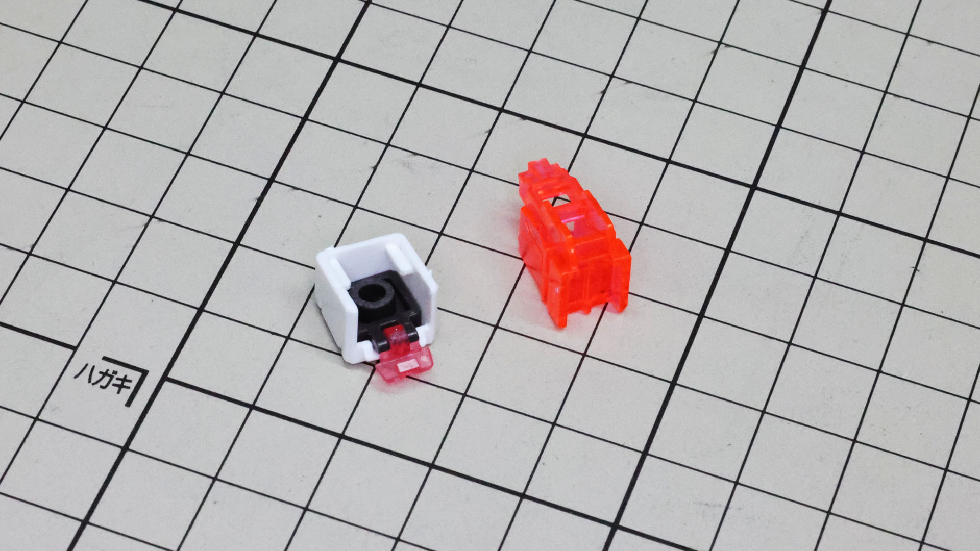 袖口と前腕のサイコフレームを組んでいきます