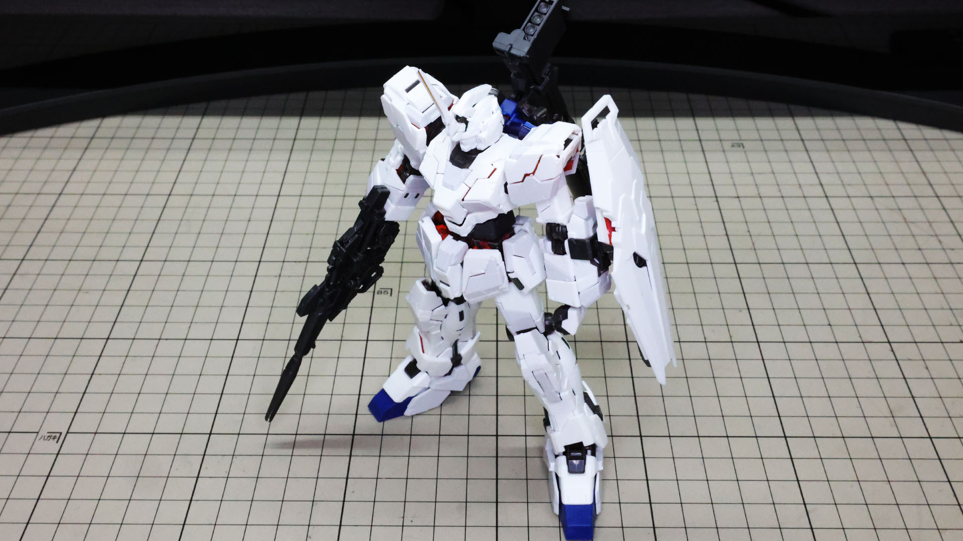 装備を持たせたユニコーンガンダム