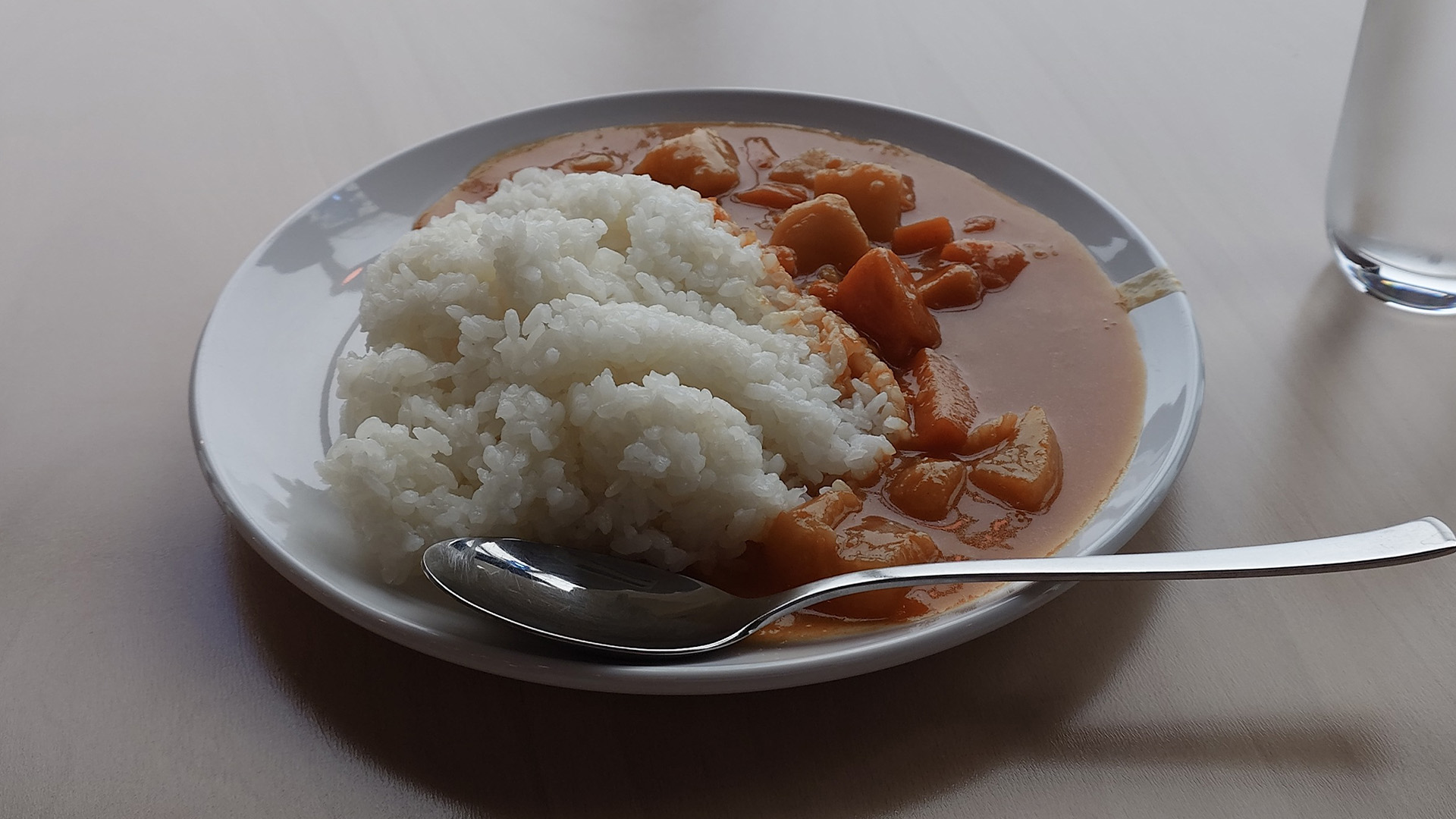 朝に食べるベジタブルカリーでこれから元気に行動できます！