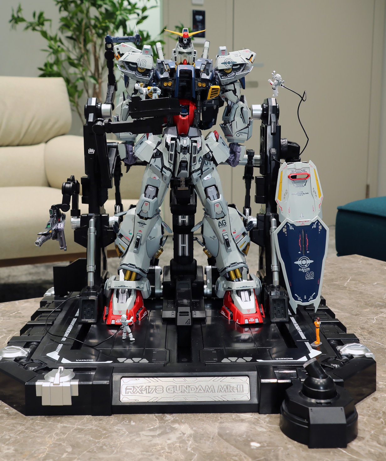 「実在する本物のガンダムMk-II」を突き詰めた造形