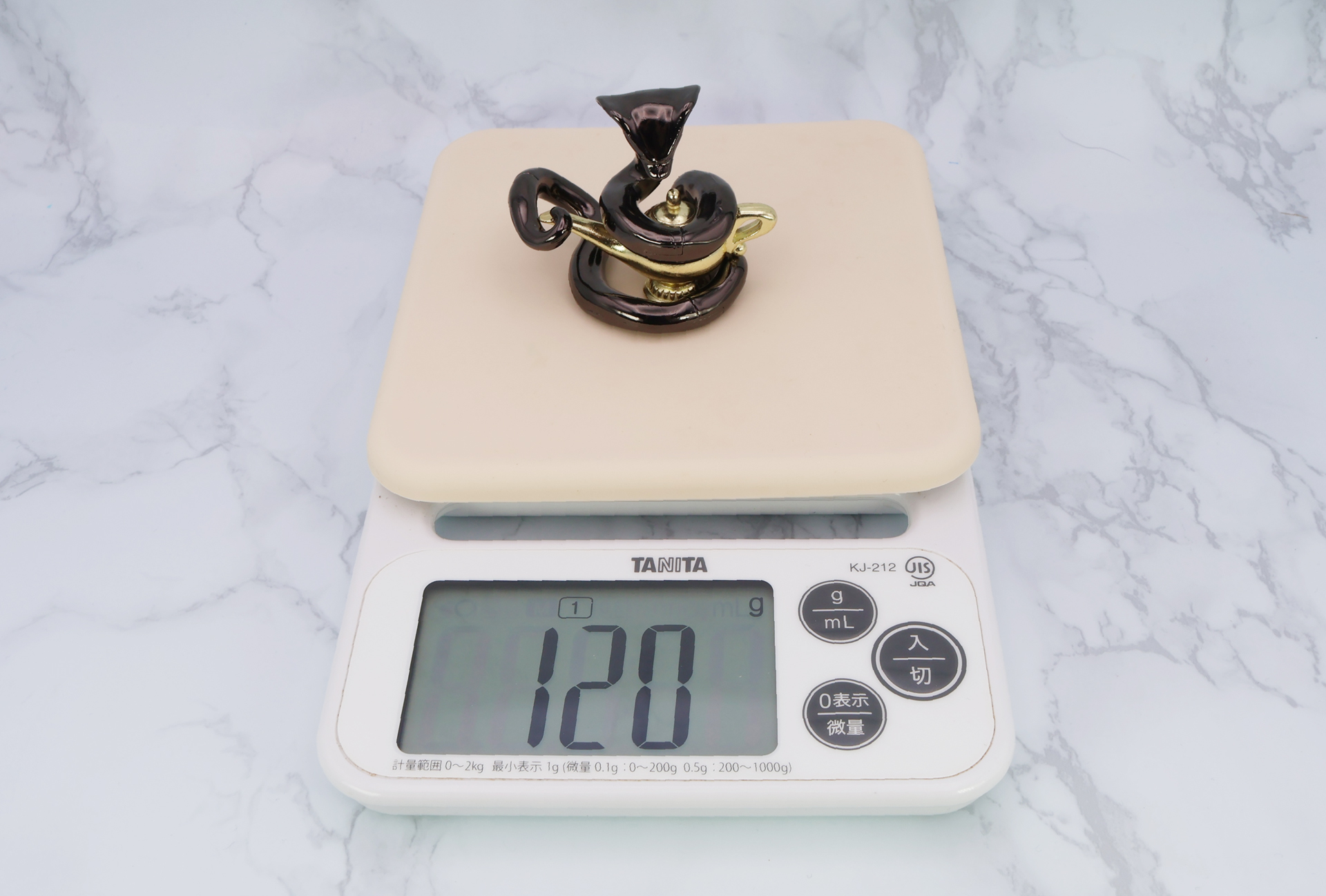 重量は実測で約120g