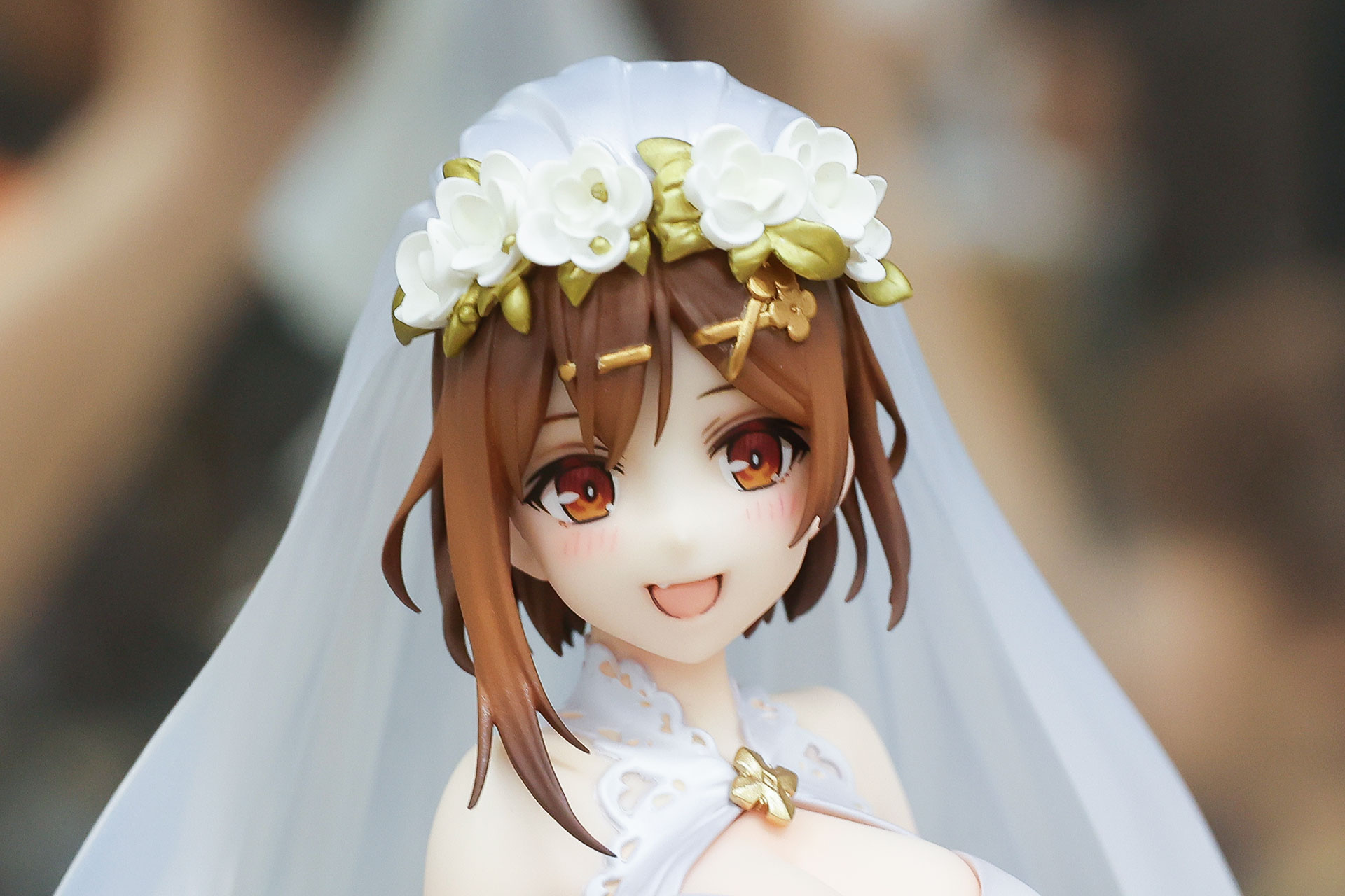 大きな瞳とにっこりとした笑顔が印象的