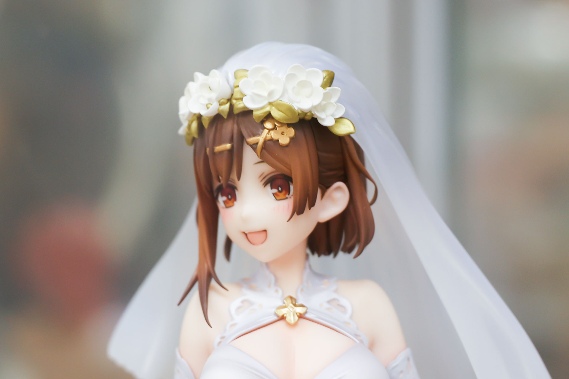 角度を変えると髪やベールの立体感もよくわかる