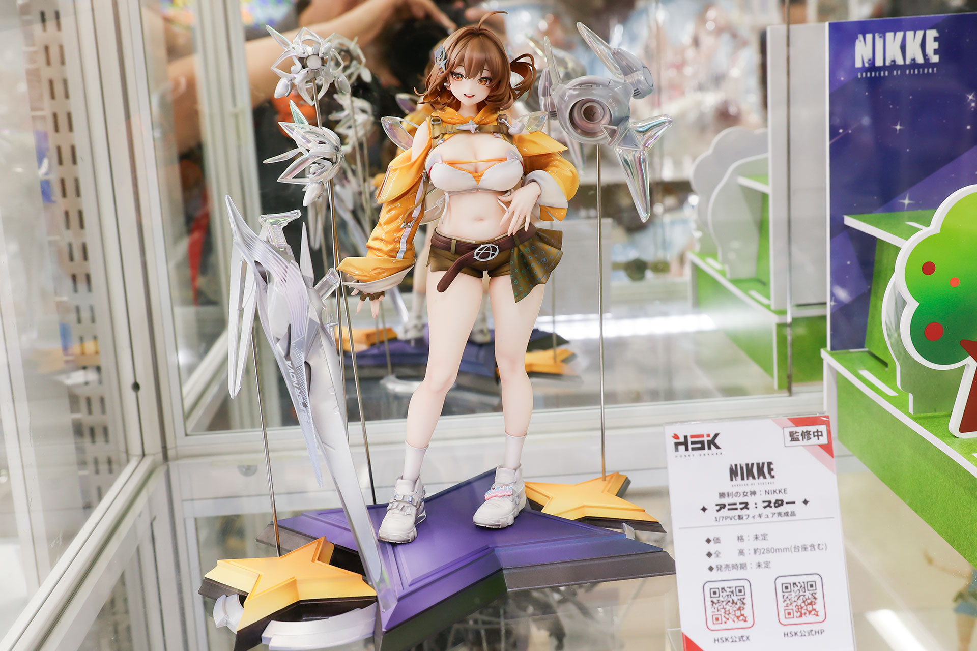 こちらが今回展示されていた1/7スケールフィギュア「アニス：スター」。台座を含む全高は約280mmだ