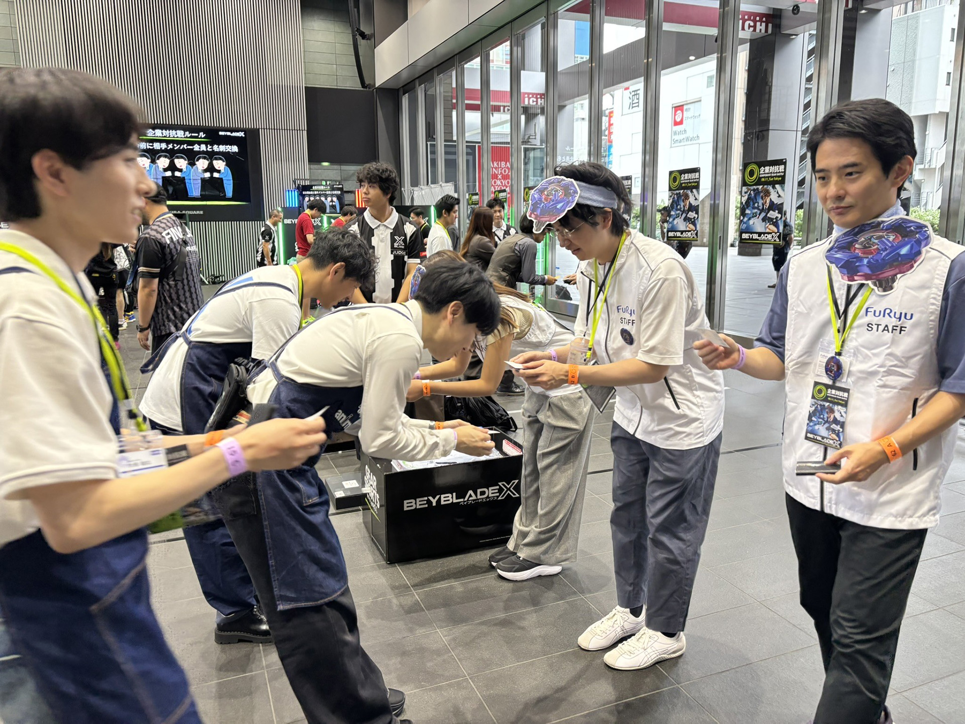 試合前に行われた名刺交換