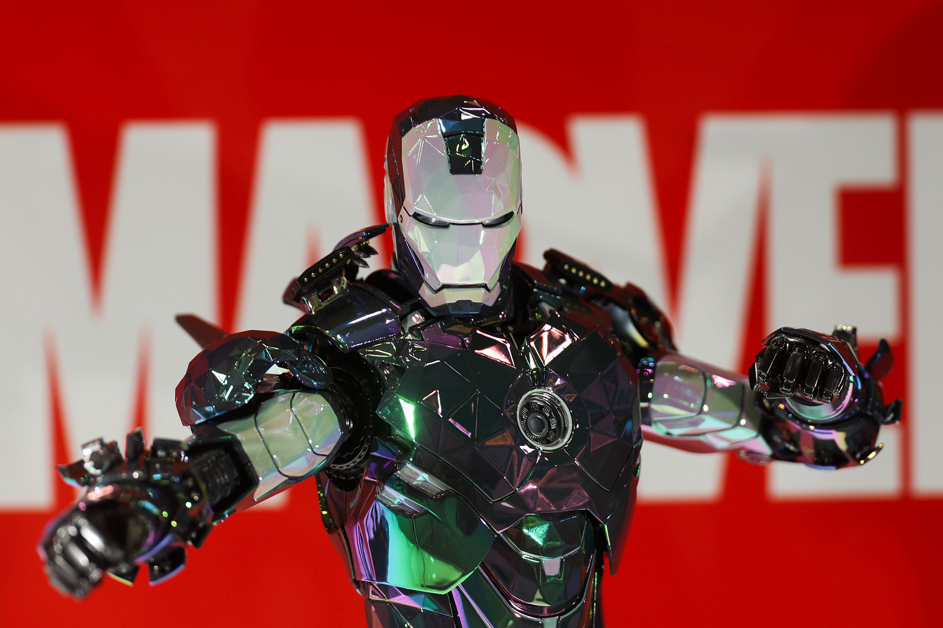 「【ムービー・マスターピース DIECAST】 『アイアンマン2』1/6スケールフィギュア　アイアンマン・マーク4（ヘイズプリズム・アーマー）」。価格は65,000円