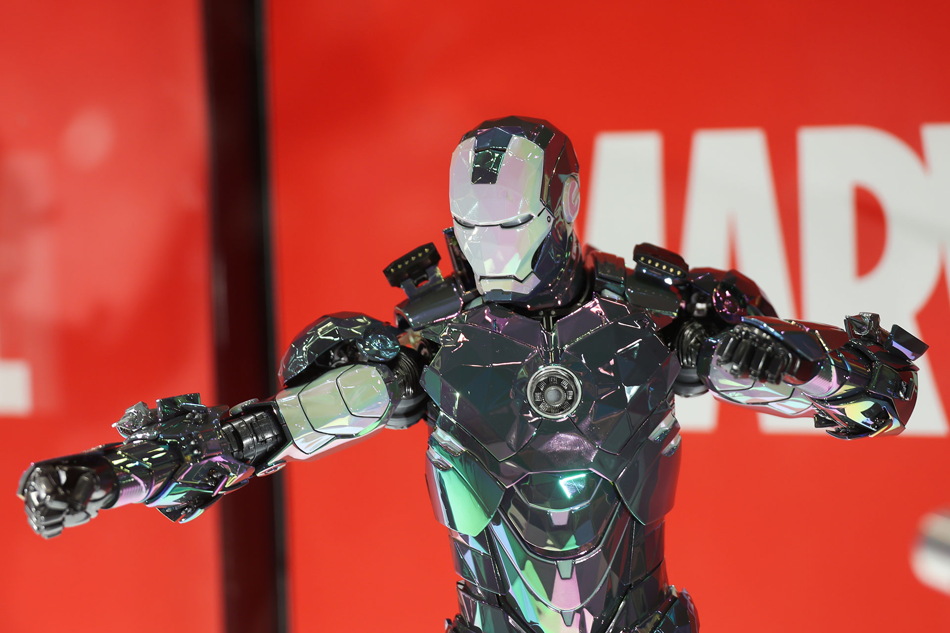 「【ムービー・マスターピース DIECAST】 『アイアンマン2』1/6スケールフィギュア　アイアンマン・マーク4（ヘイズプリズム・アーマー）」。価格は65,000円