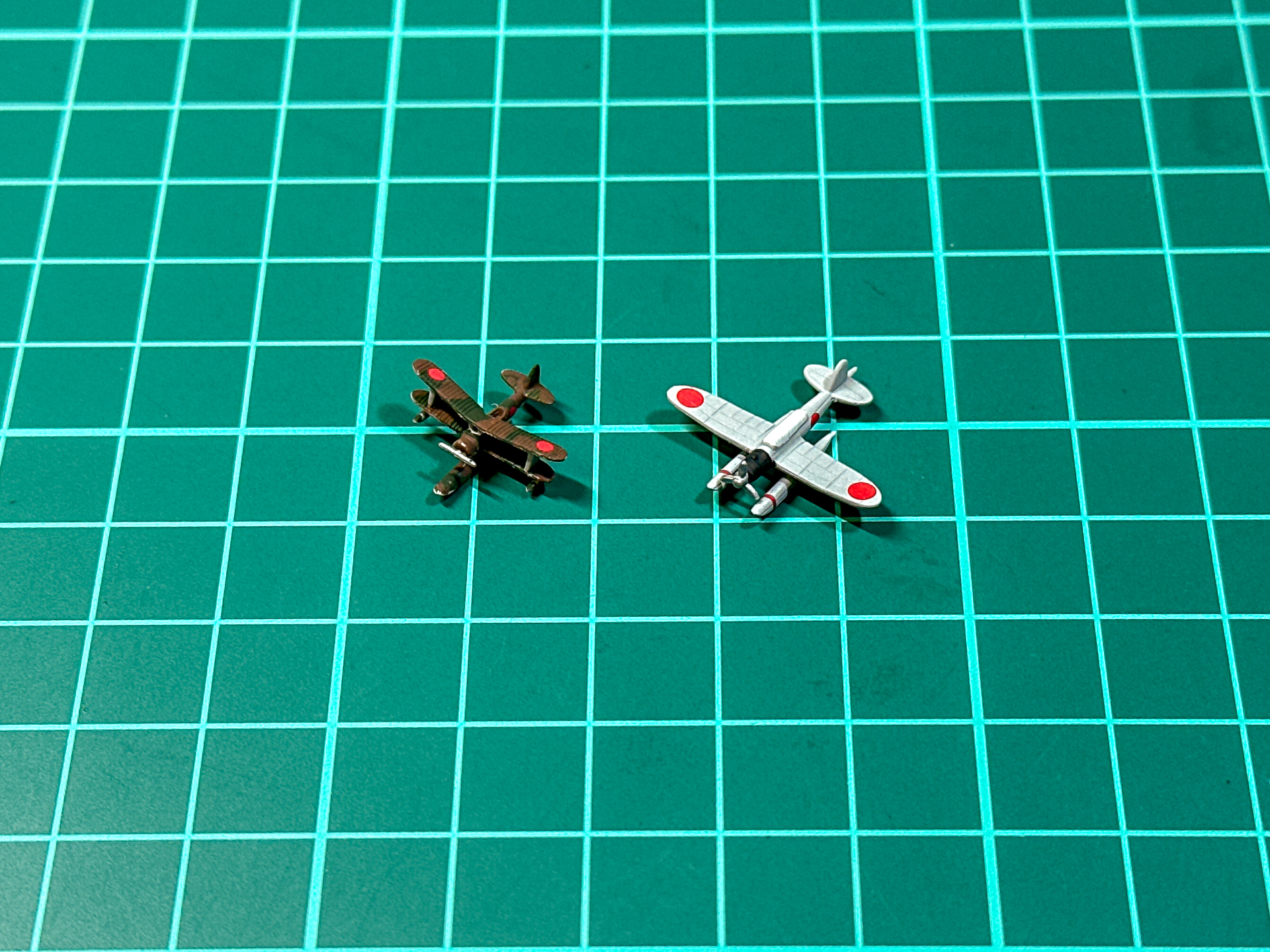艦載機の塗装はこれで完了です。