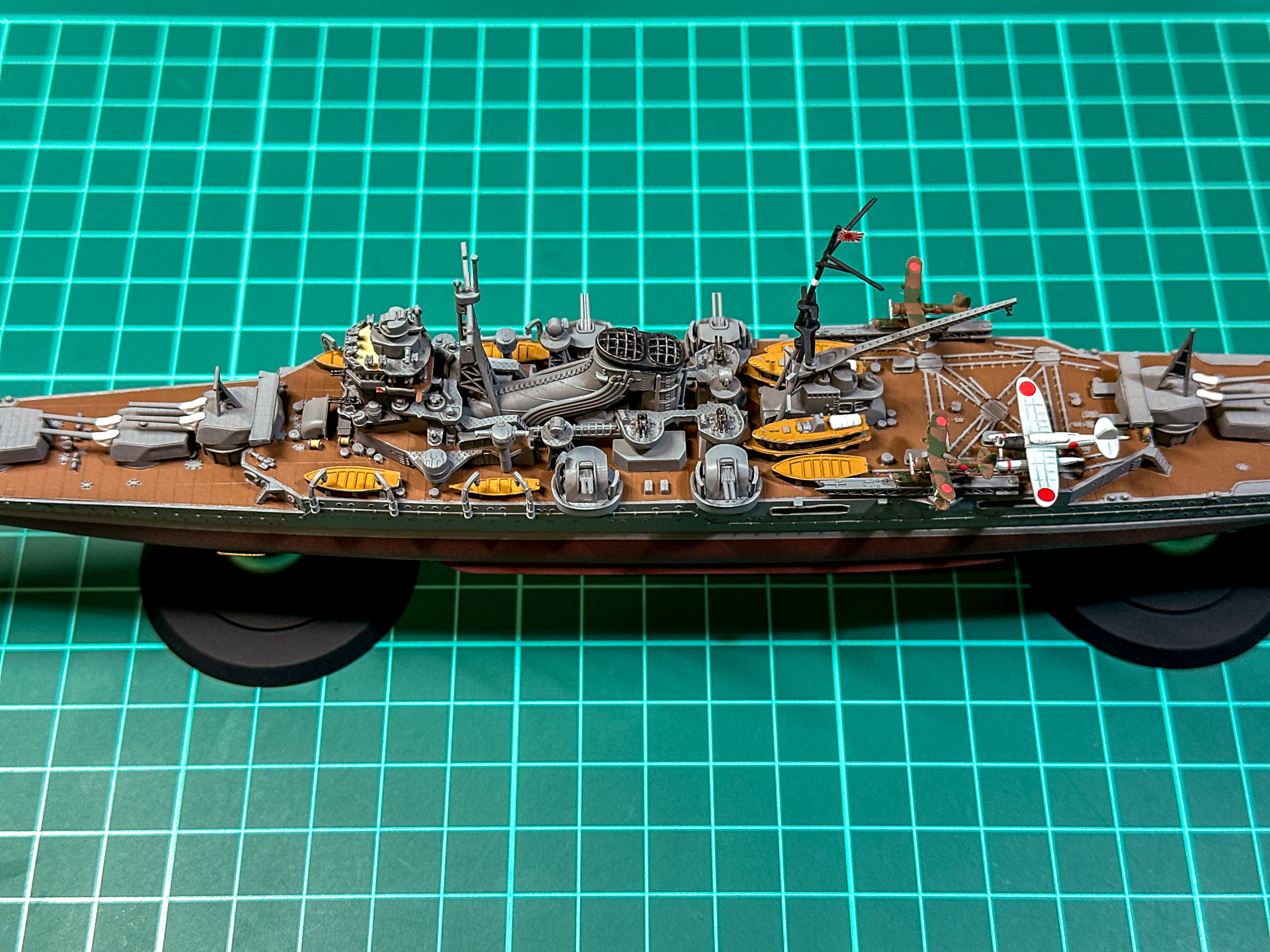 ウェザリングをするにあたり艦体を組み立てました。