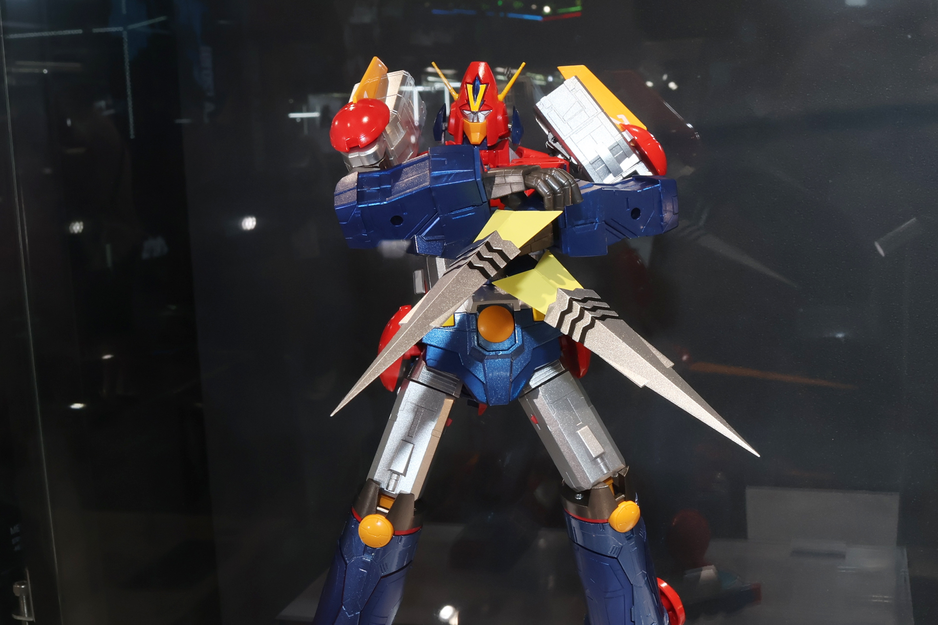 6機合体が可能となった、コン・バトラーV6。展示サンプルは5機合体時の姿だ