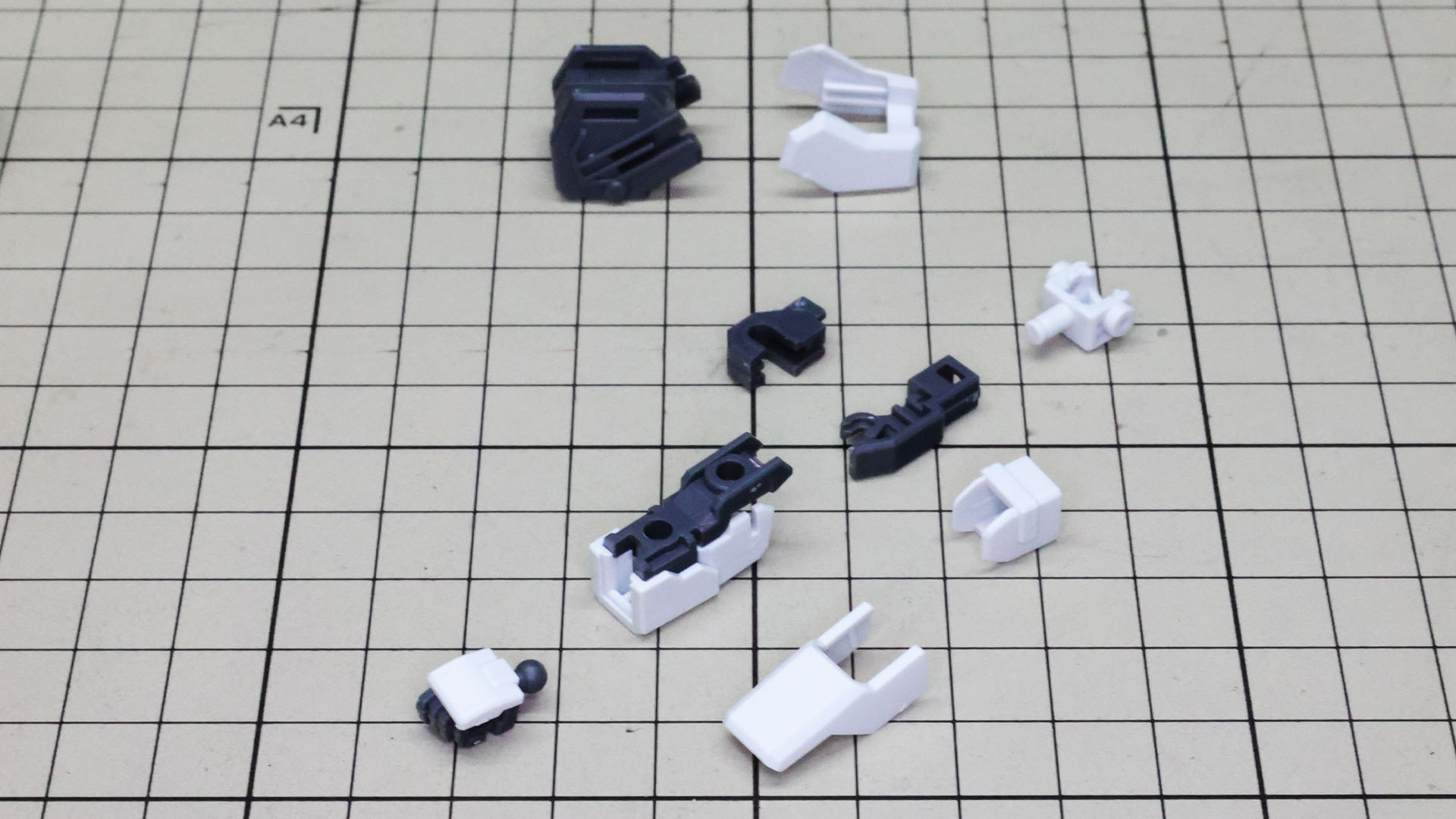 しかしながら、そこは現代のガンプラ！フレーム構造と関節を盛り込んであります