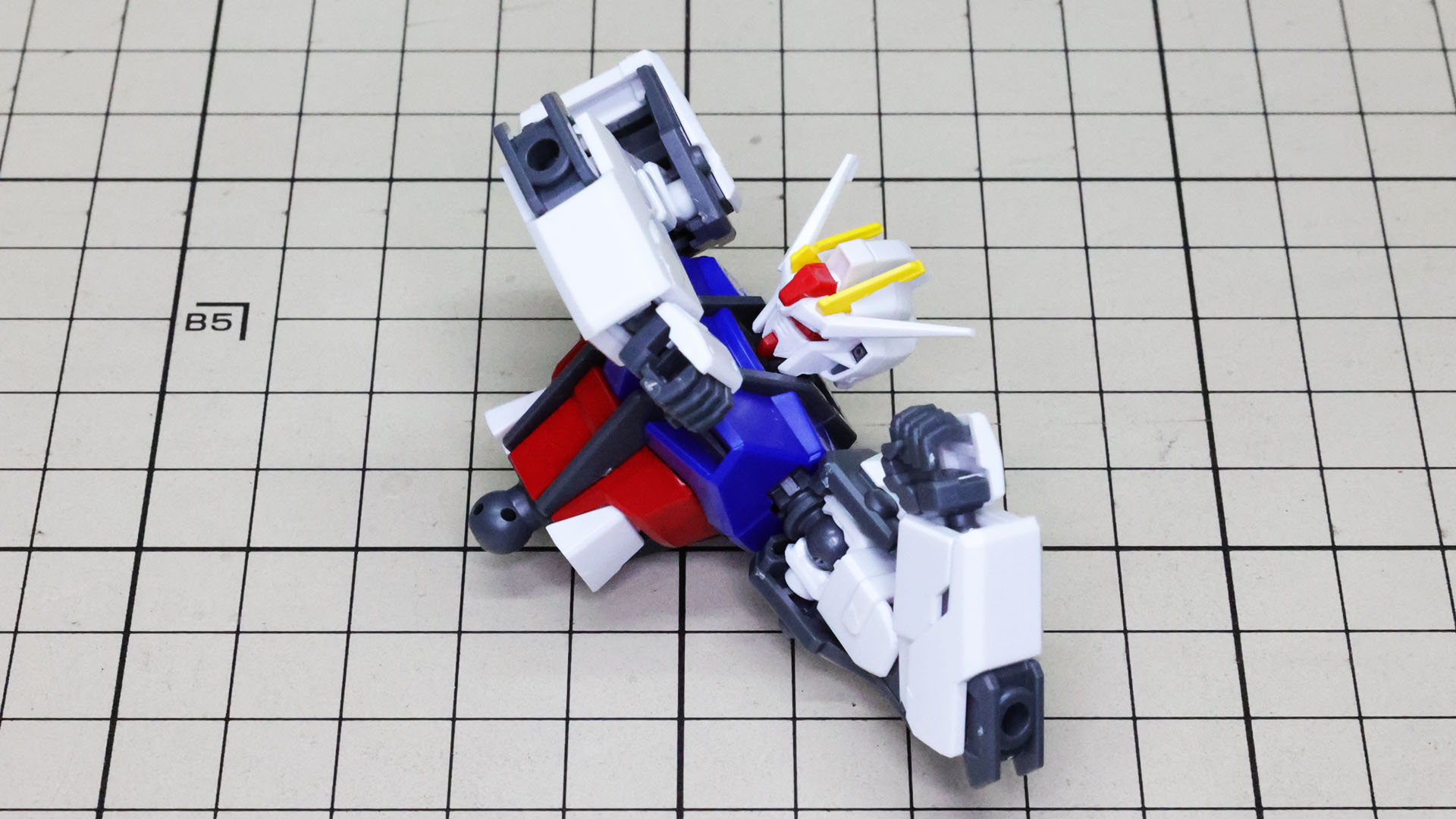 簡単組立のENTRY GRADEですが可動性能もすごい